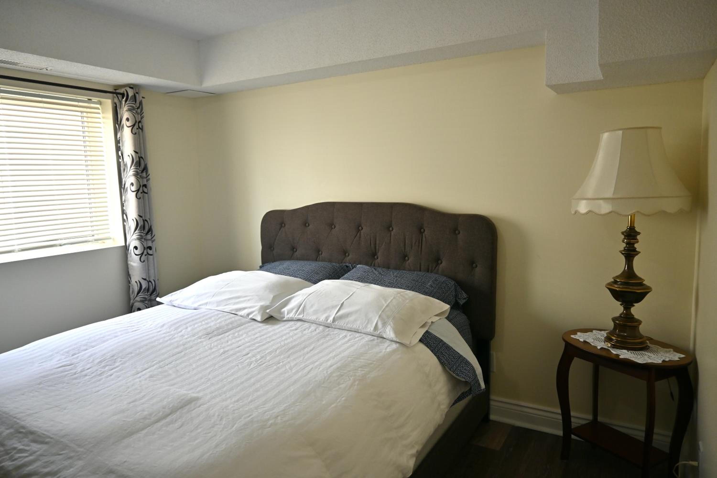 One-Bedroom Apartment - Photo 1