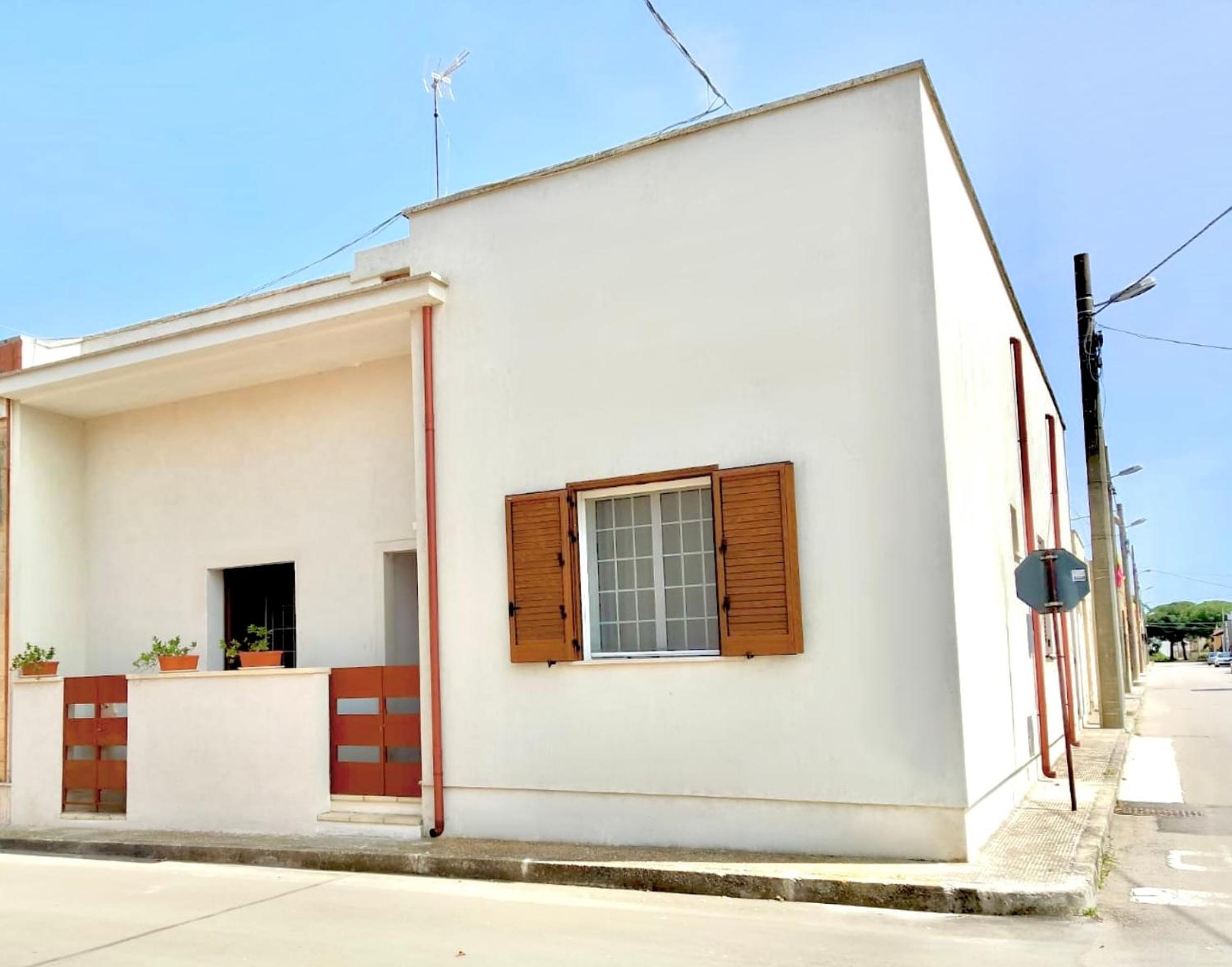 Two-Bedroom House photo 3