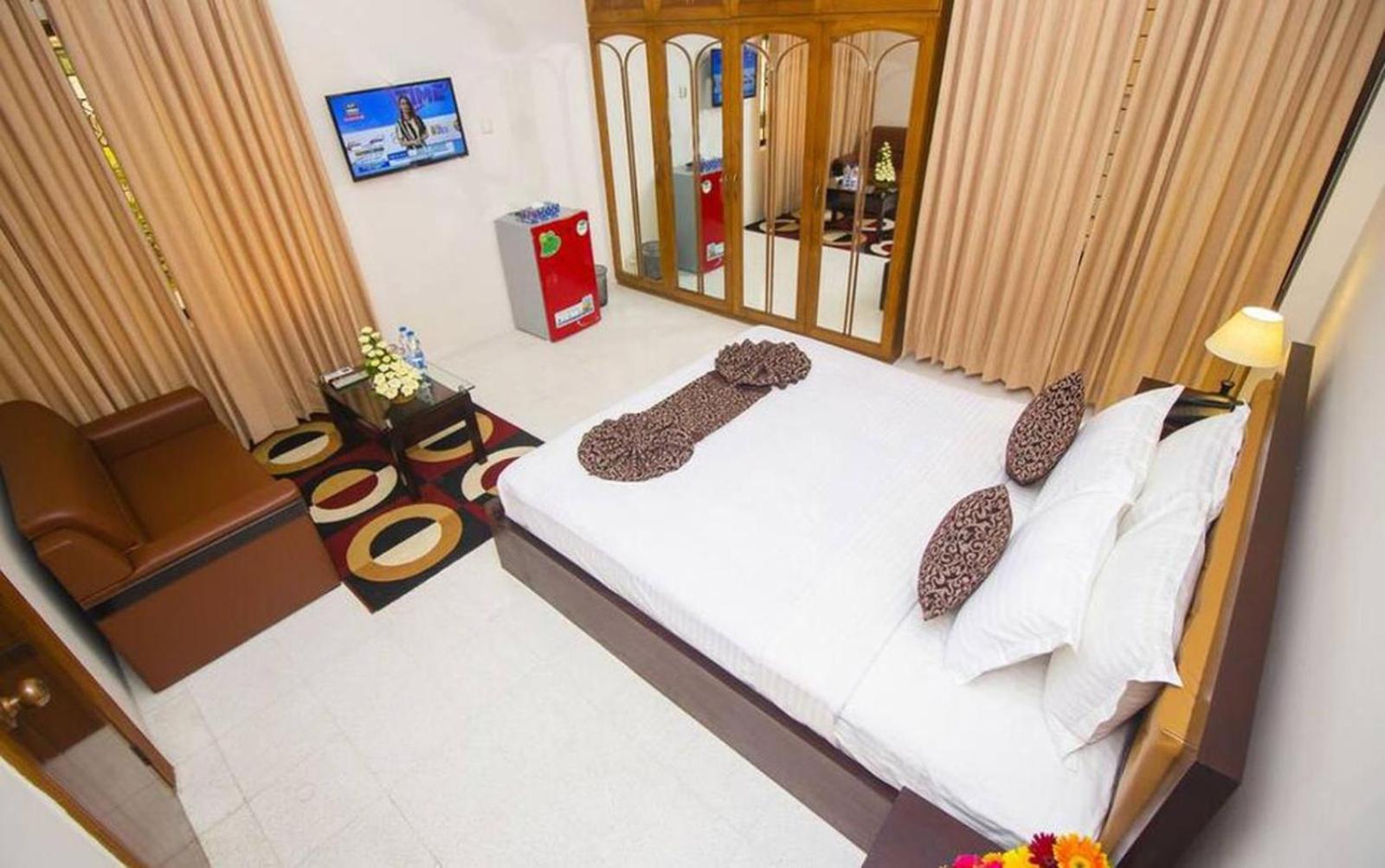 Deluxe King Room photo 2