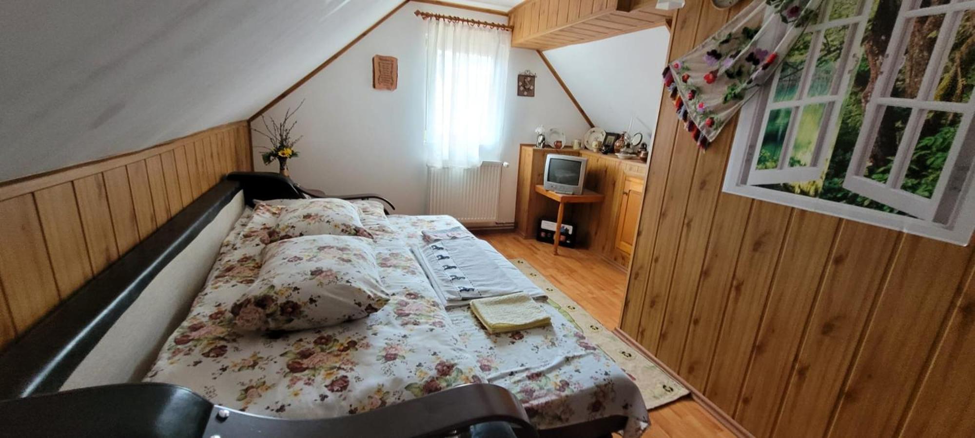 Standard Double Room with Shared Bathroom
