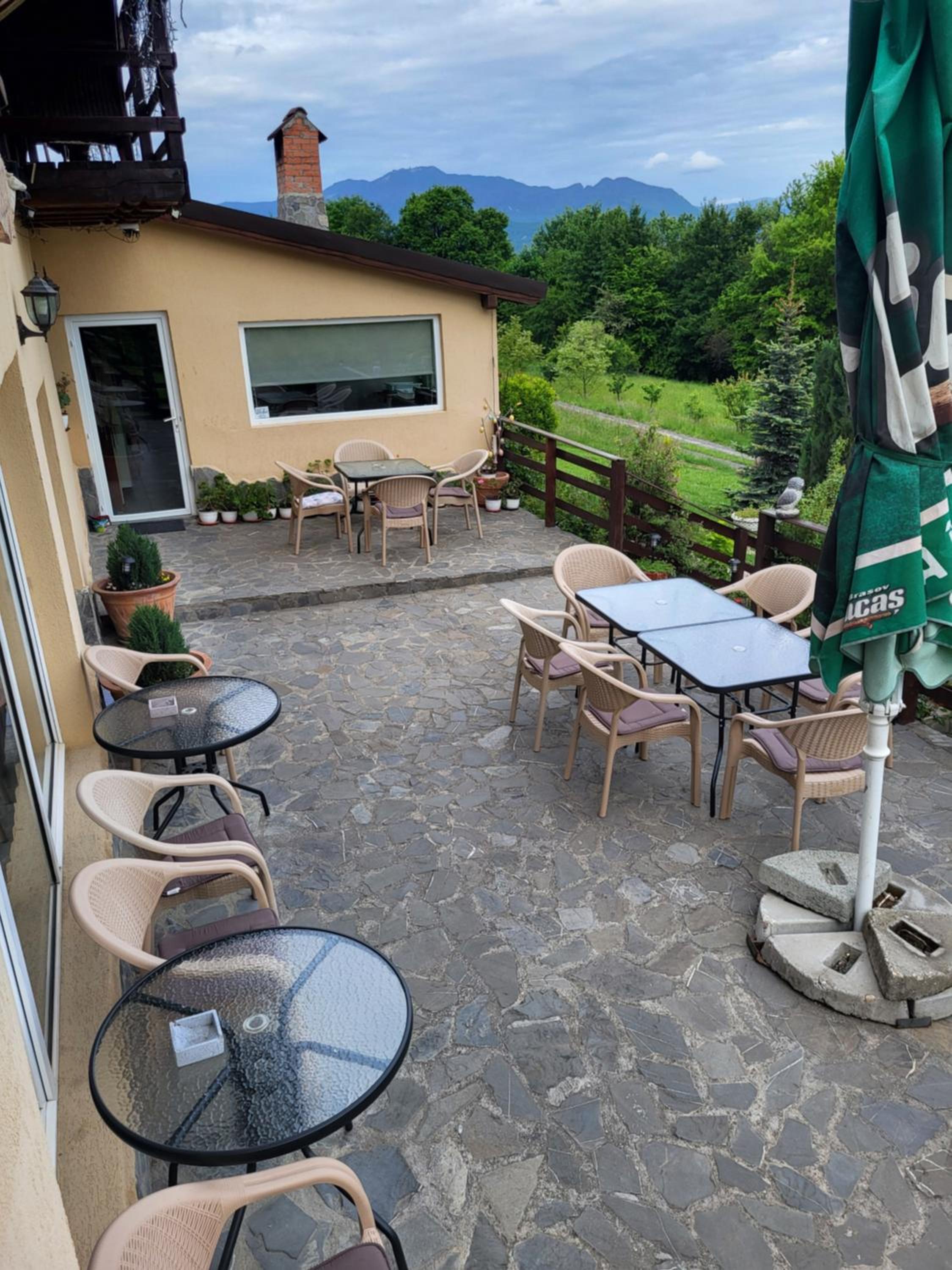 Two-Bedroom Suite with Mountain View - Photo 5