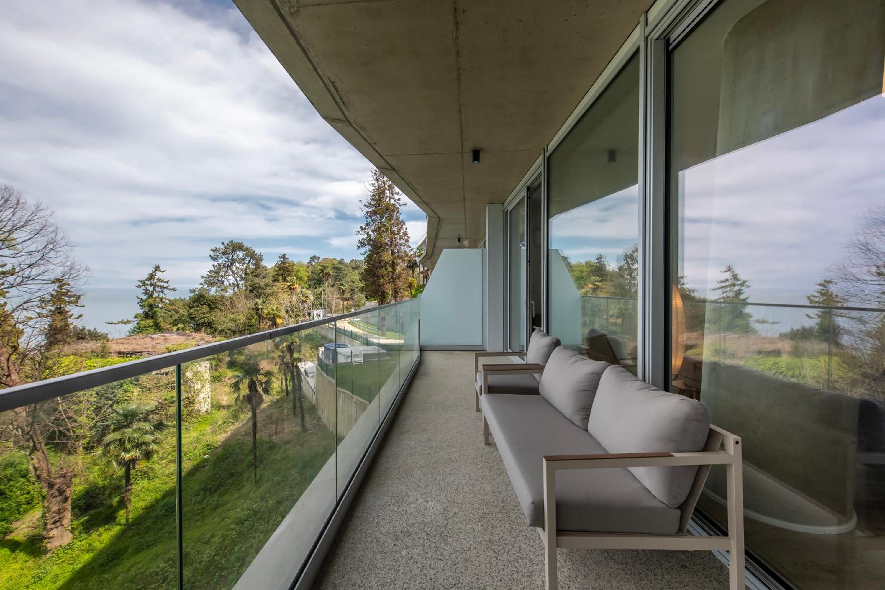 One-Bedroom Apartment with Sea View and Terrace photo 2