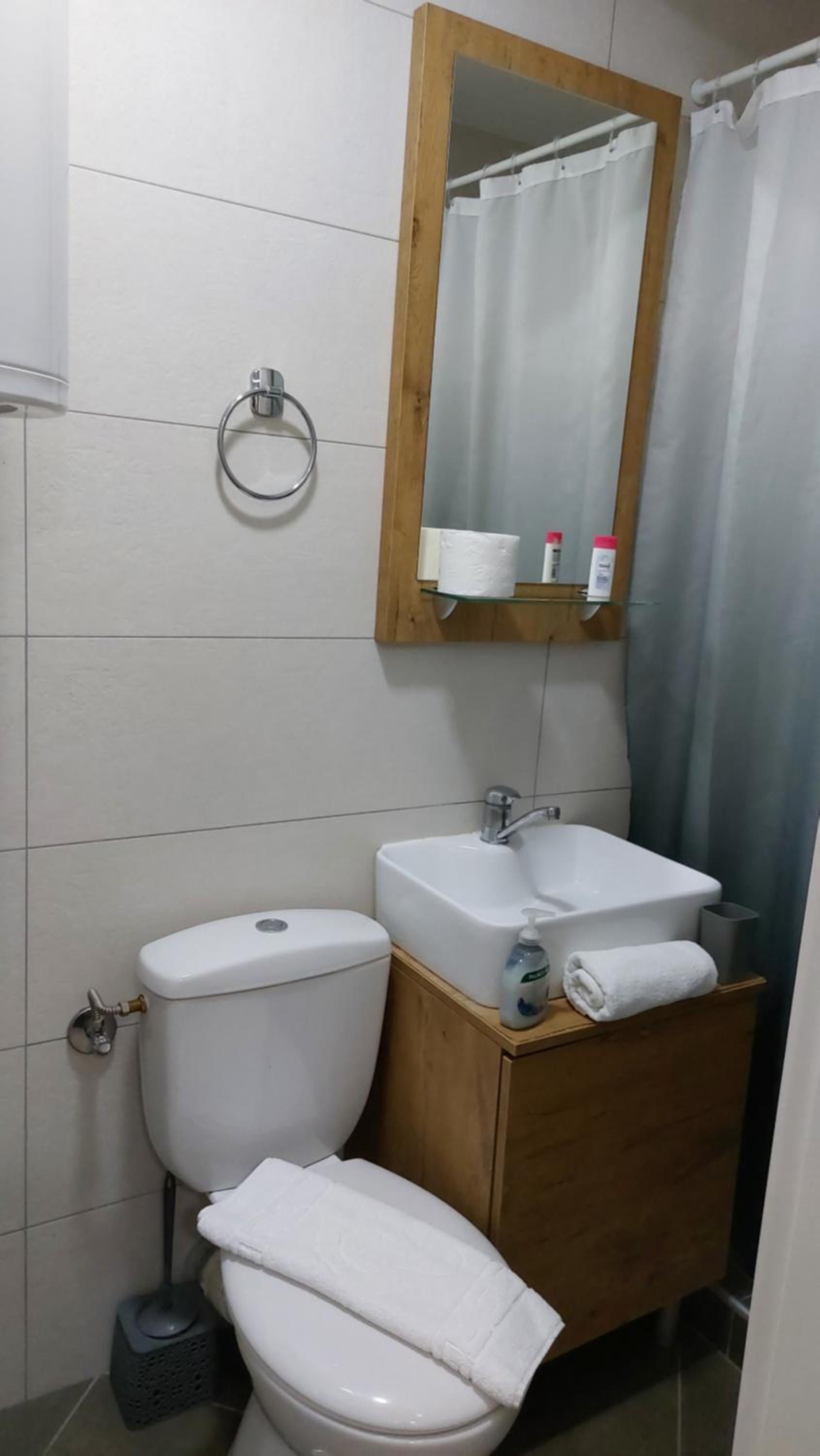 One-Bedroom Apartment photo 2