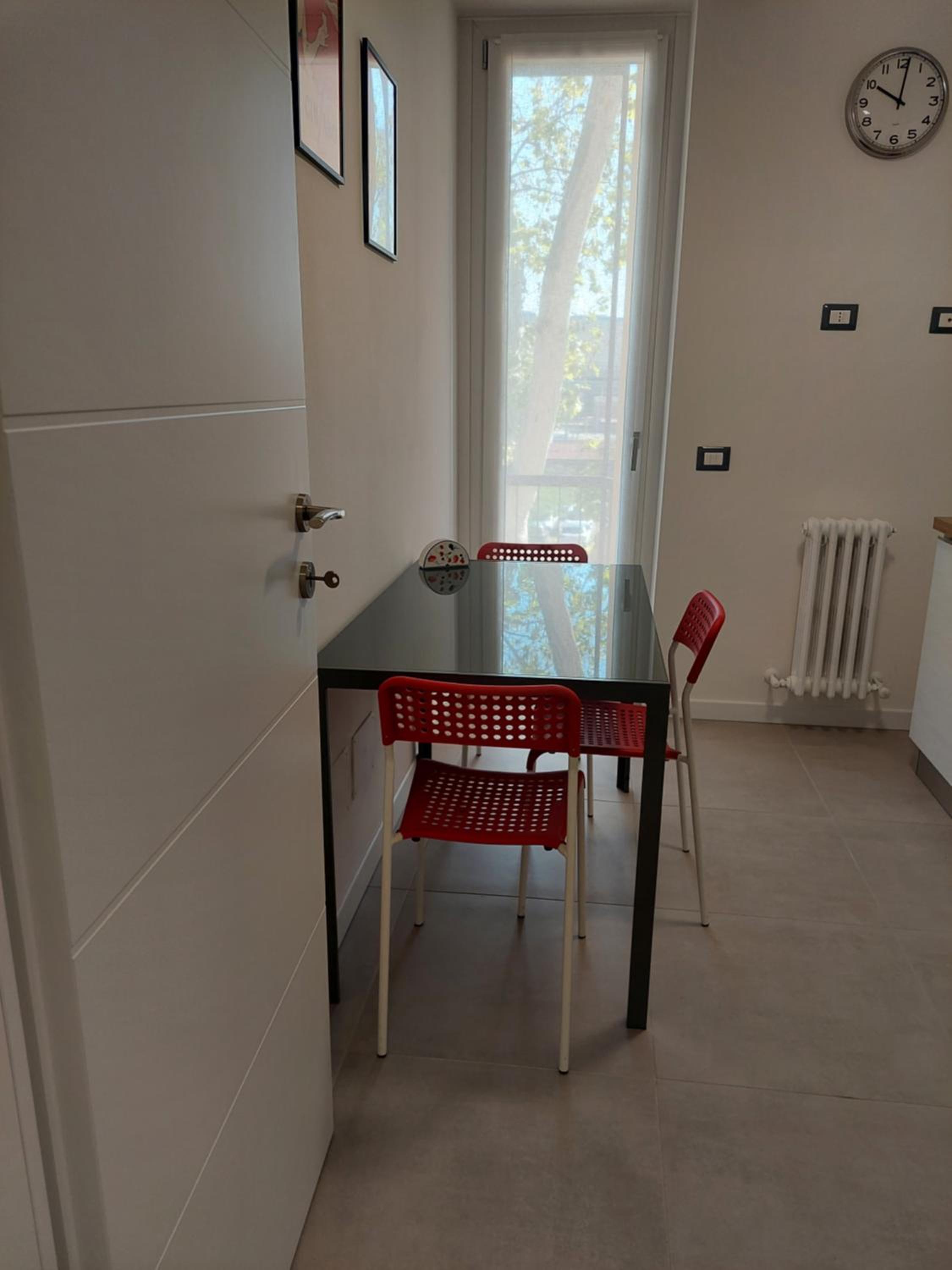 Two-Bedroom Apartment with Balcony photo 2