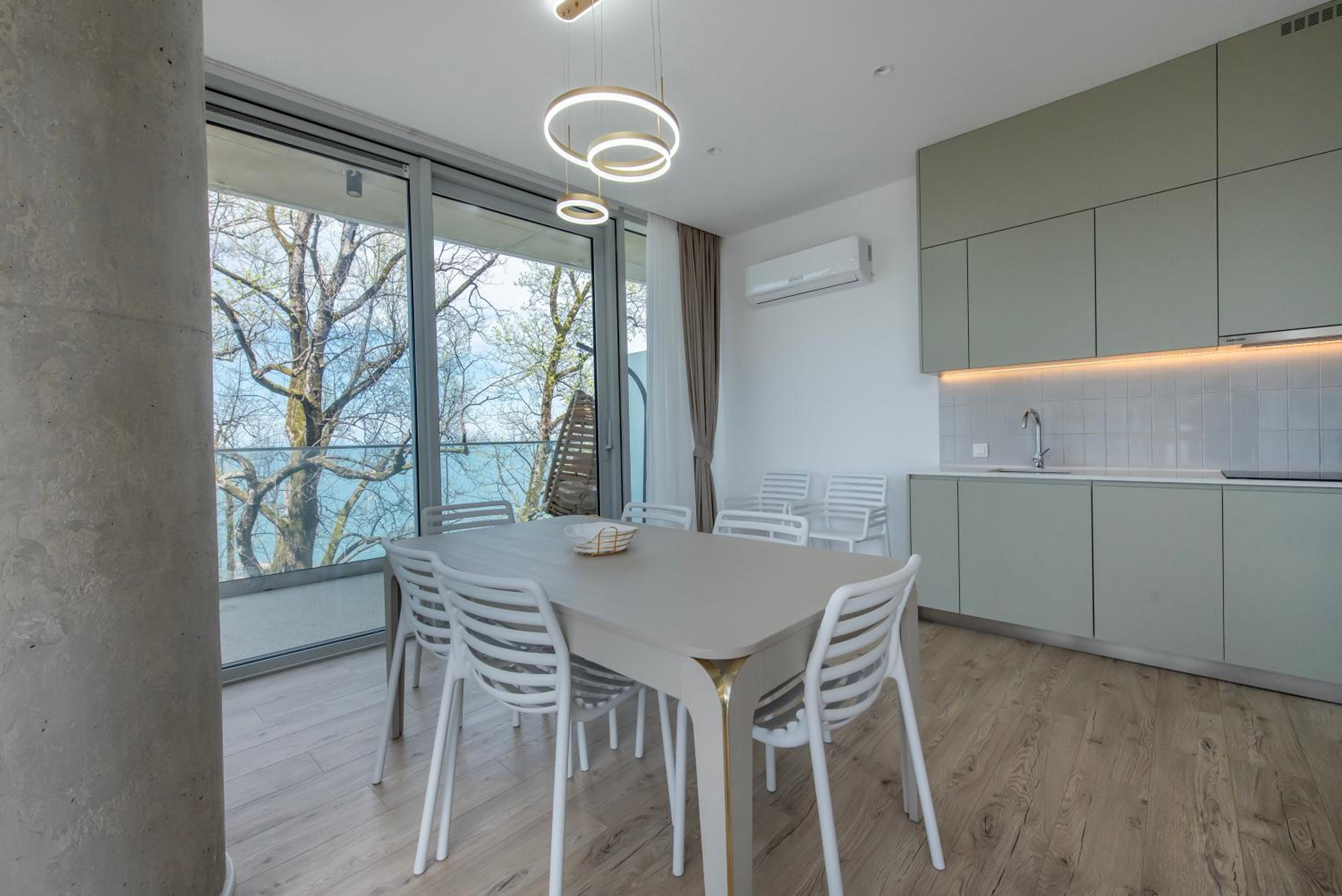 Two-Bedroom Apartment with Balcony and Sea View photo 2