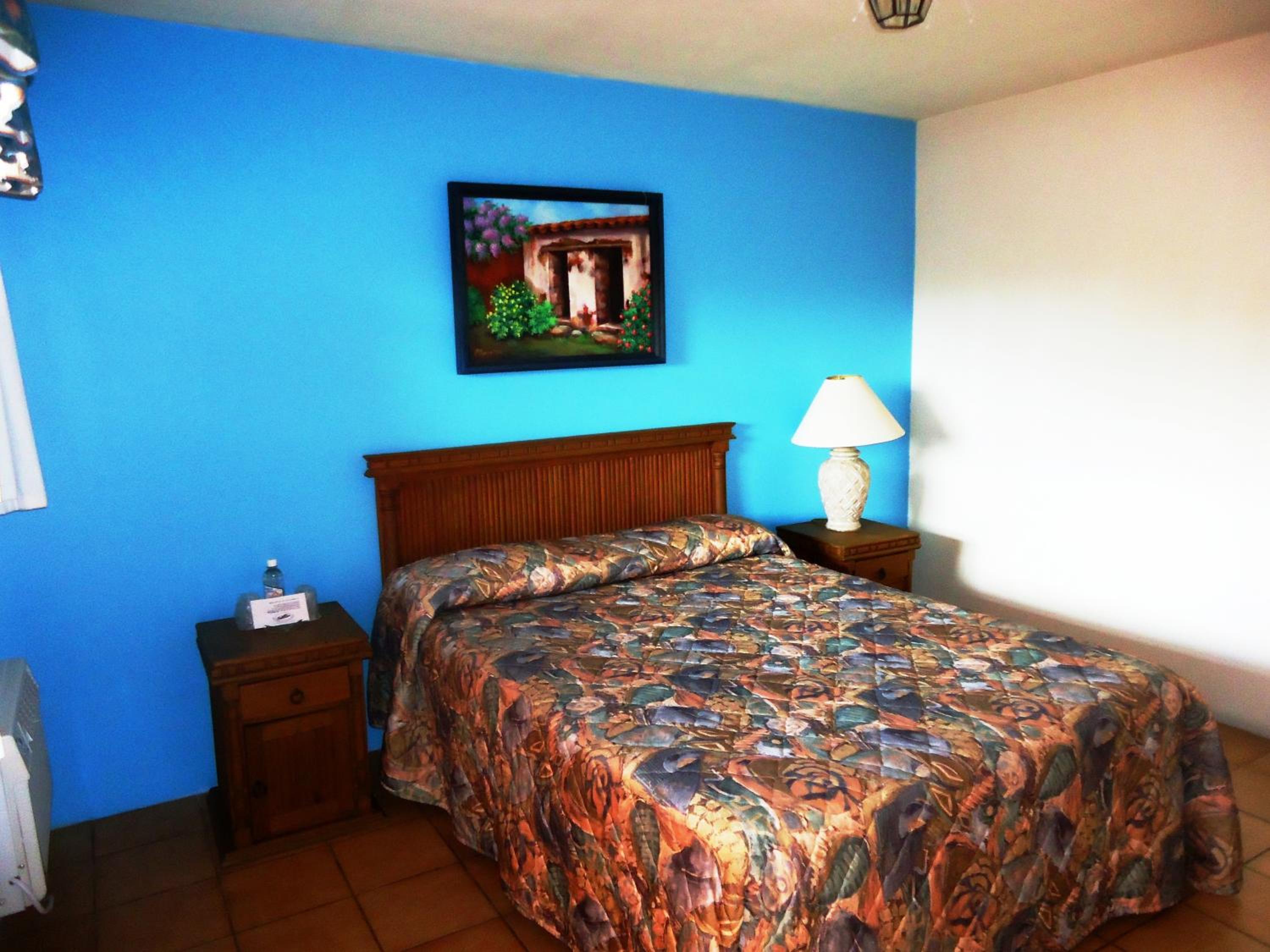 Queen Room - Photo 10