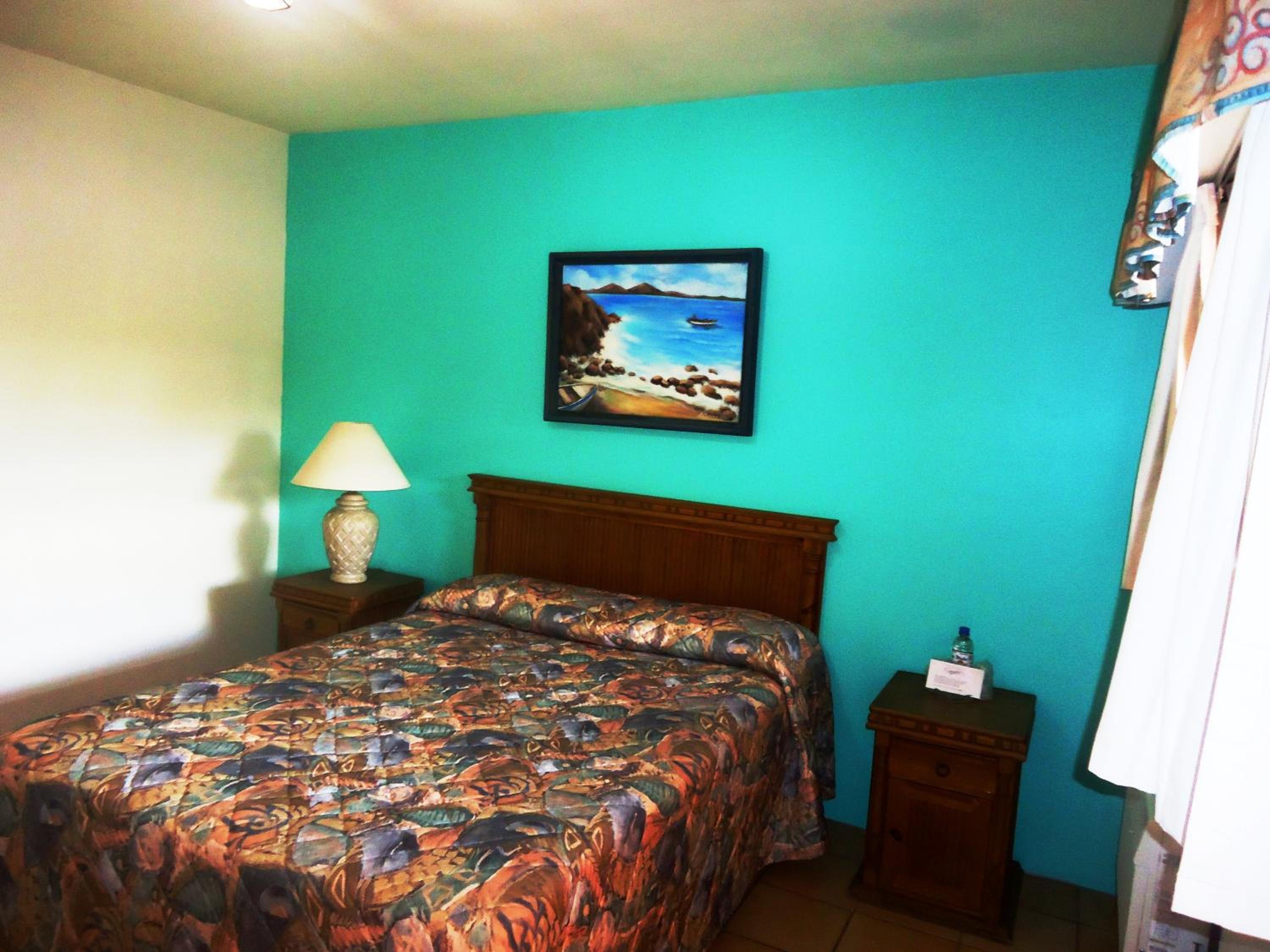 Queen Room - Photo 9