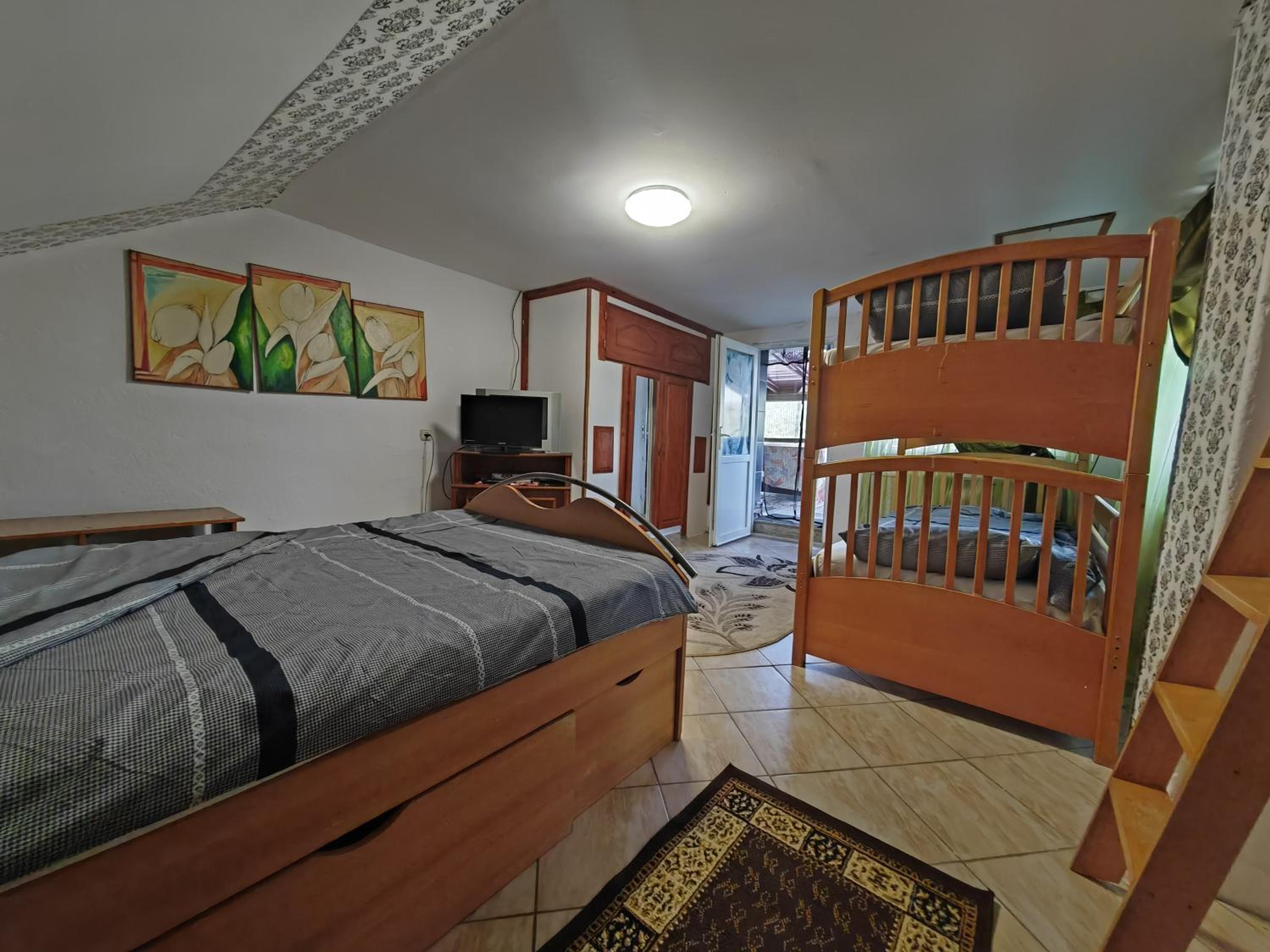 Four-Bedroom House photo 2