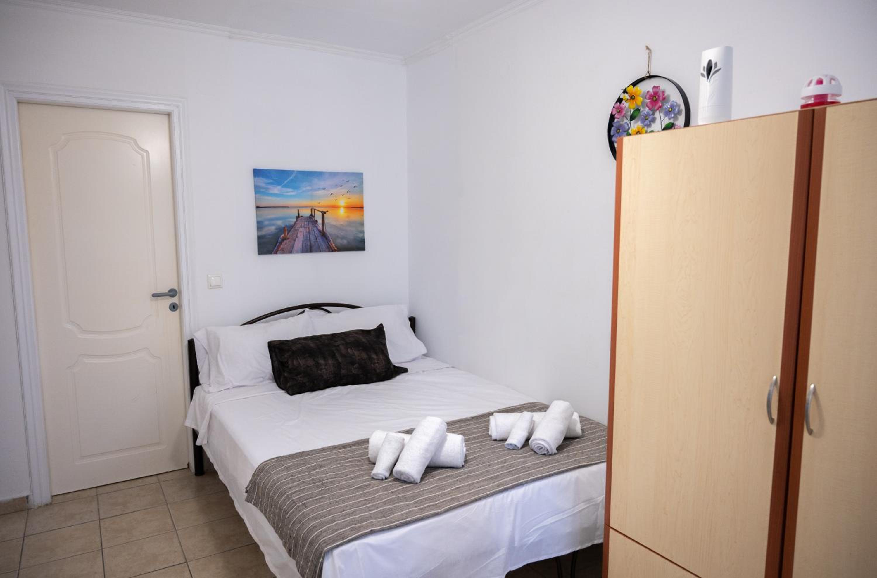 One-Bedroom Apartment with Balcony photo 2