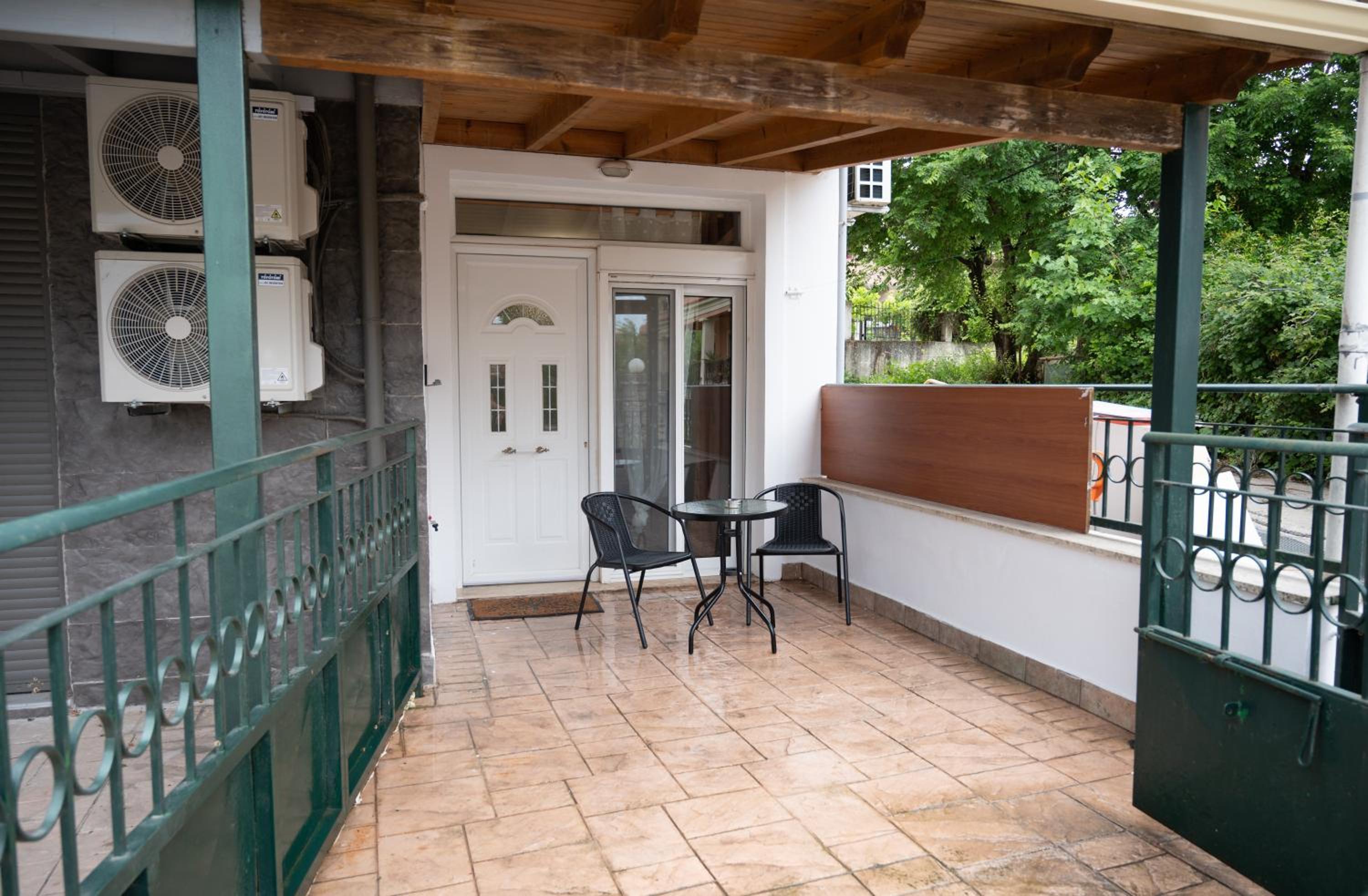 One-Bedroom Apartment with Balcony photo 3