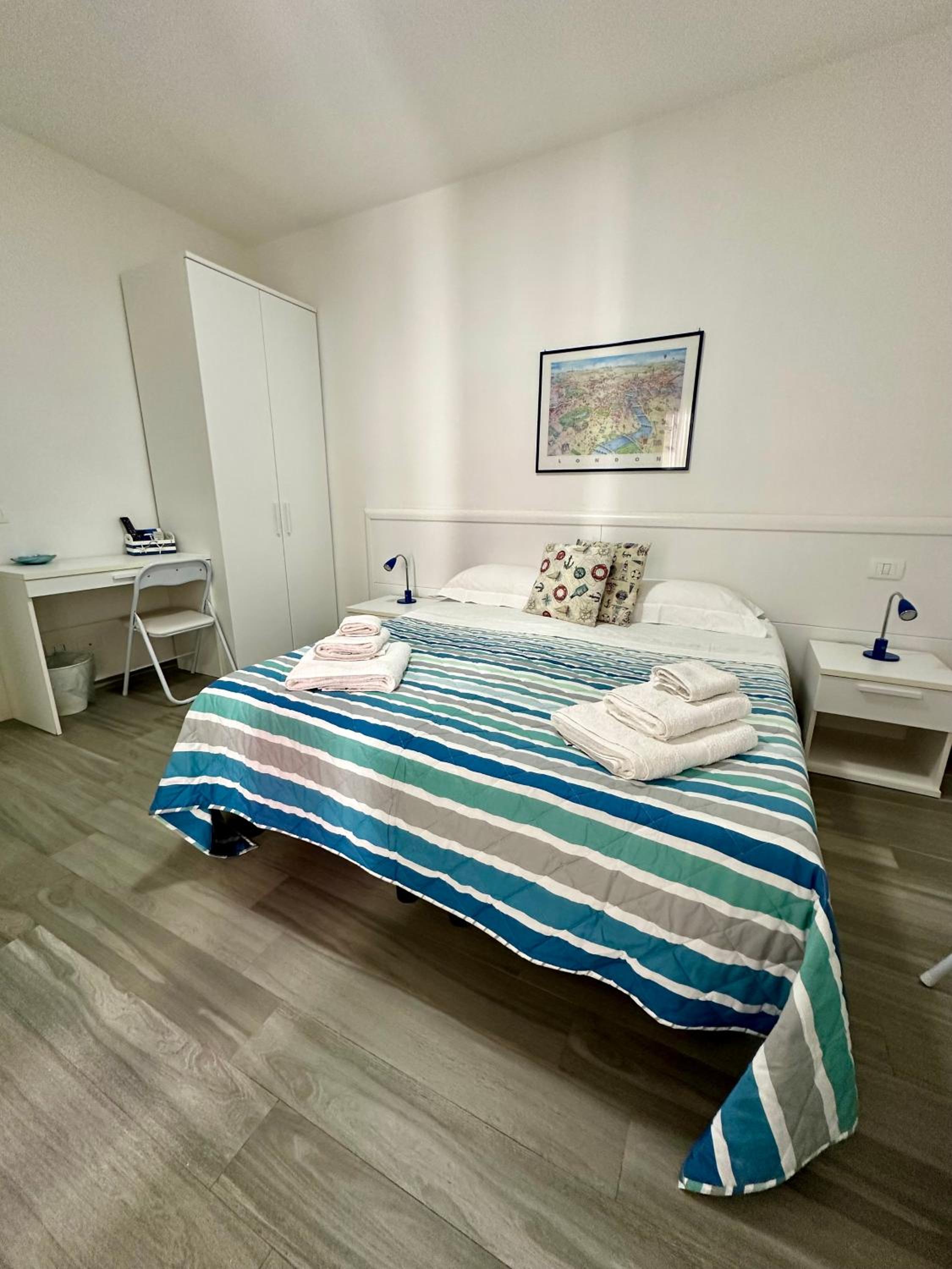 Double or Twin Room - Photo 3