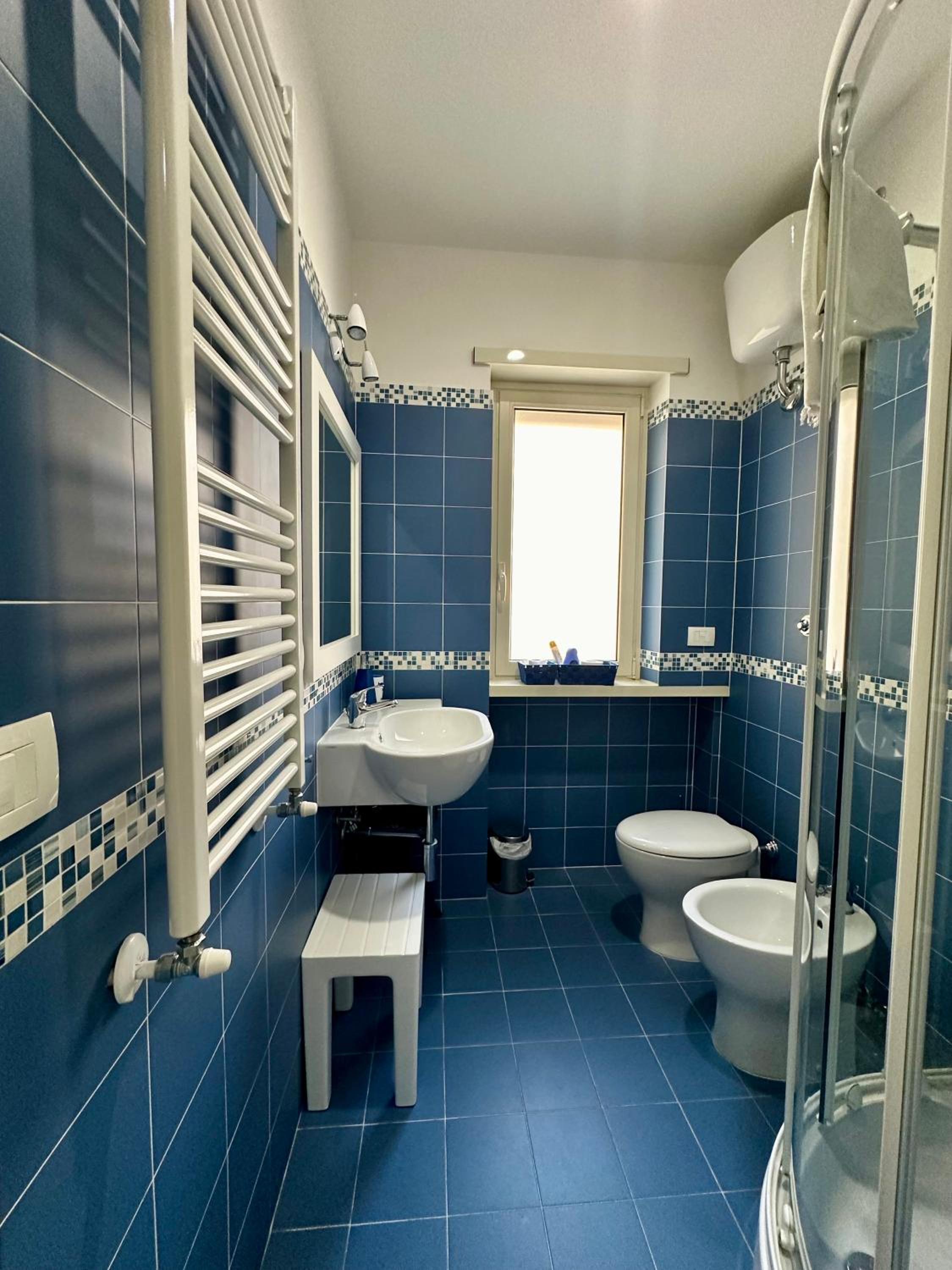 Deluxe Double Room with Sea View - Photo 2
