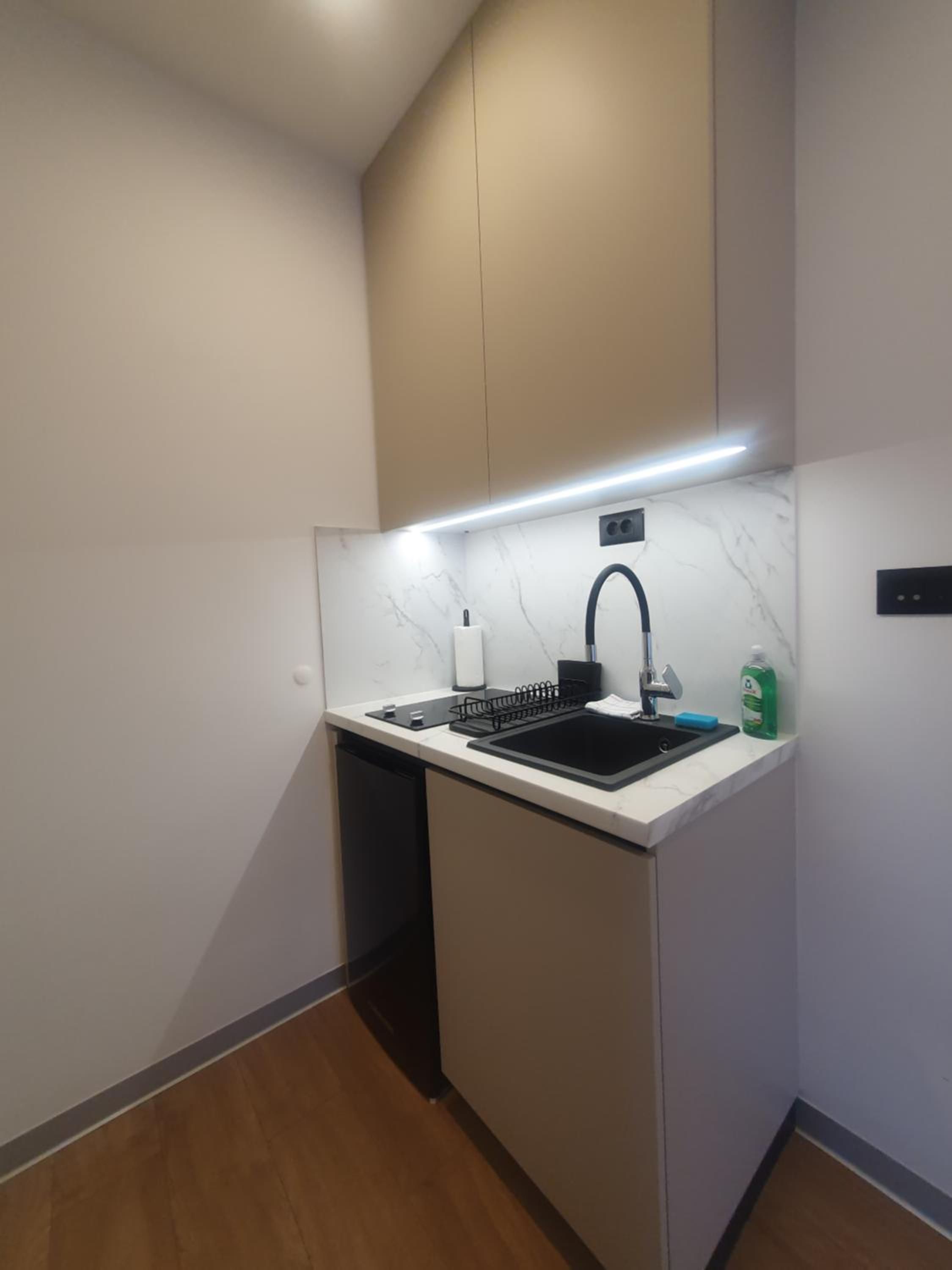 One-Bedroom Apartment with Balcony - Photo 5