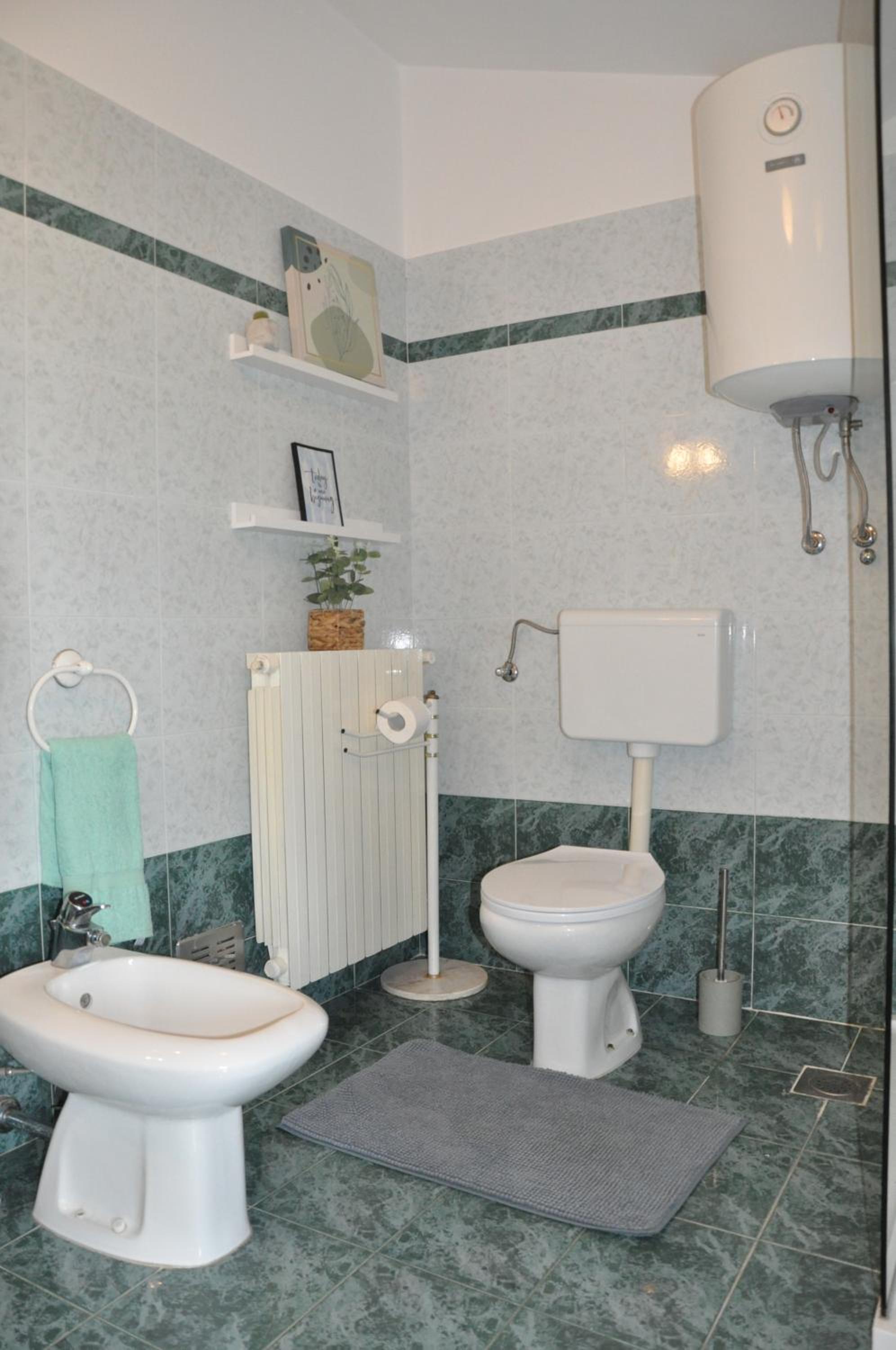 Triple Room with Private Bathroom - Photo 13