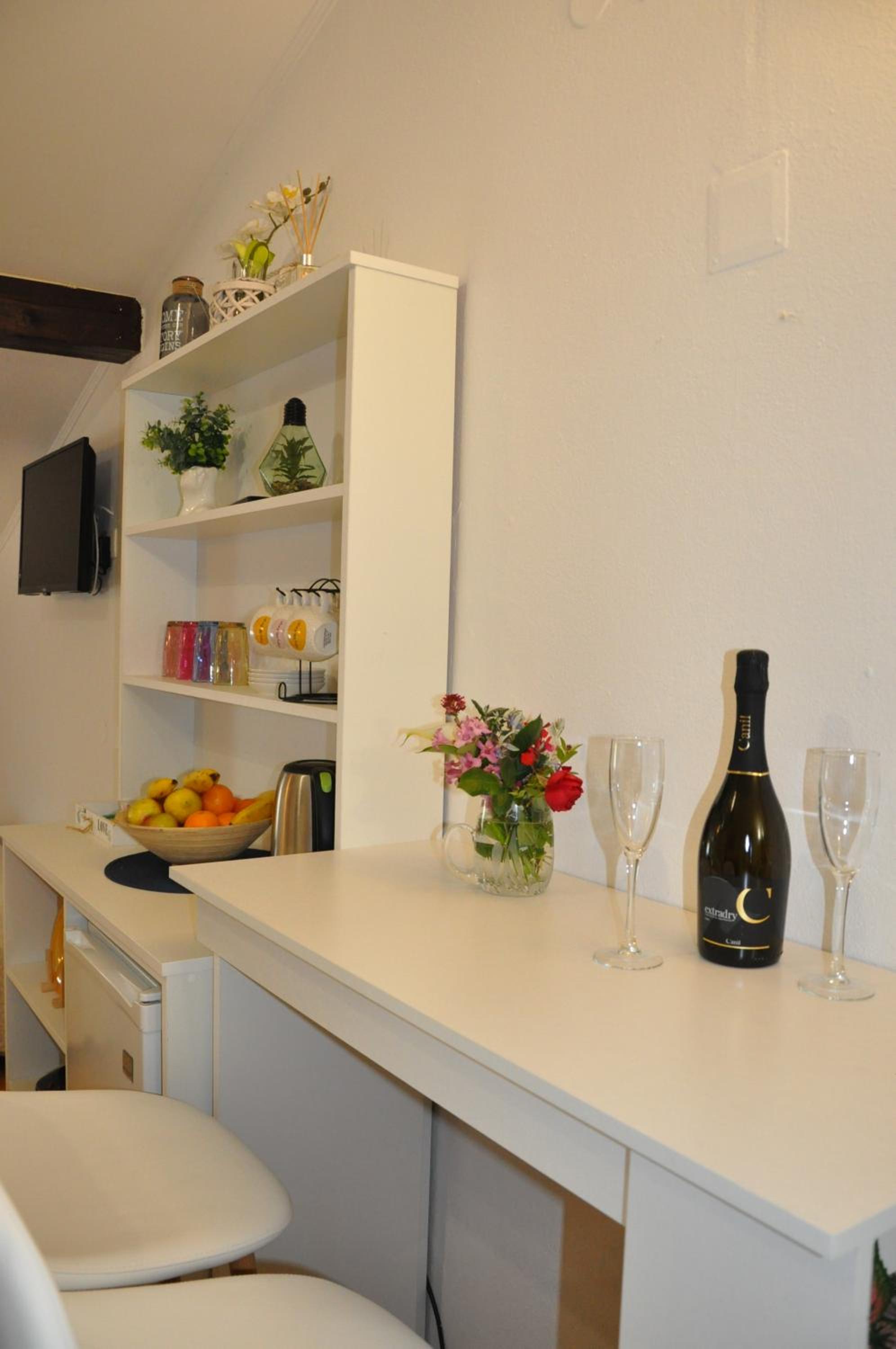 Triple Room with Private Bathroom - Photo 14