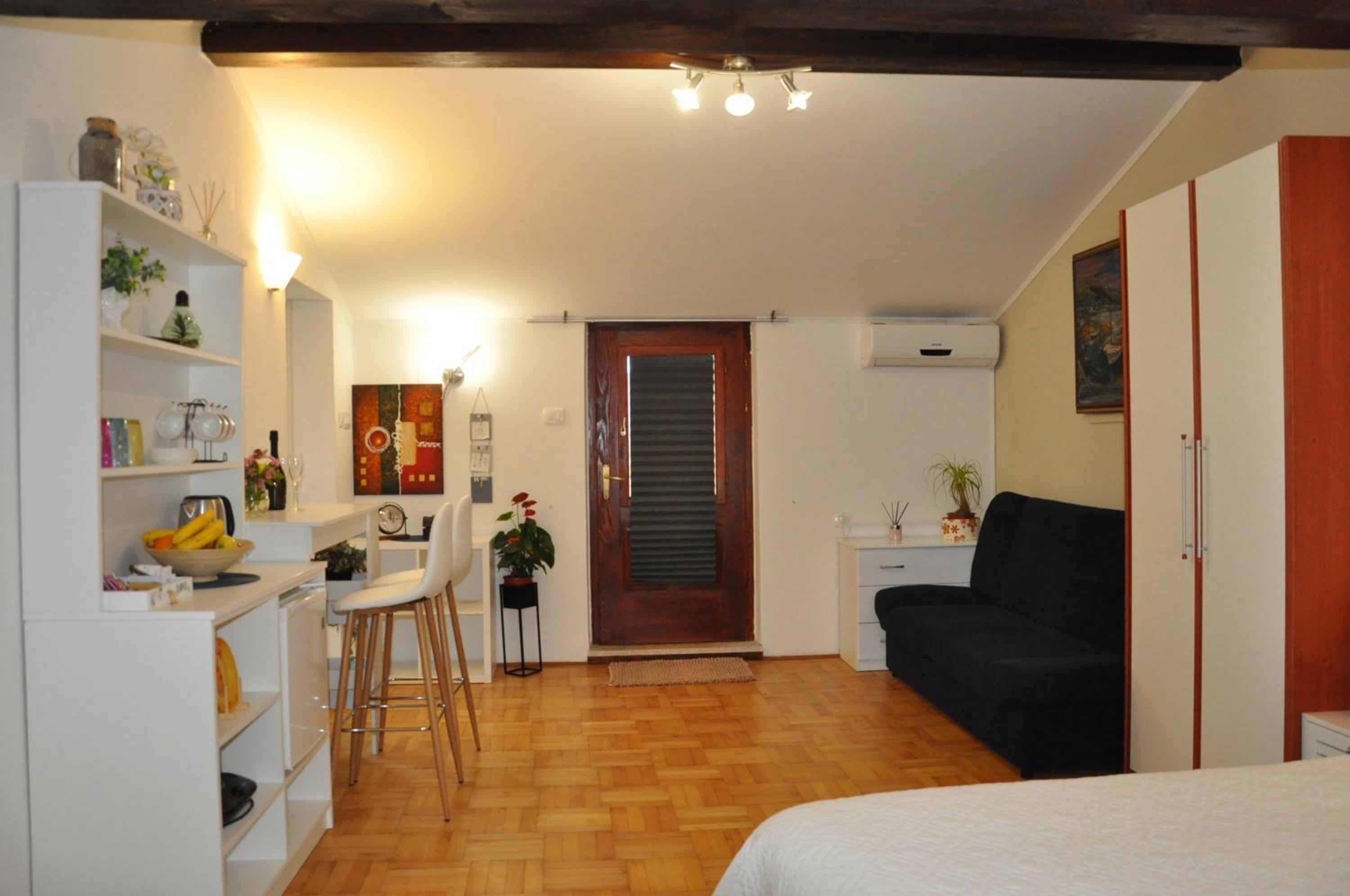 Triple Room with Private Bathroom - Photo 20