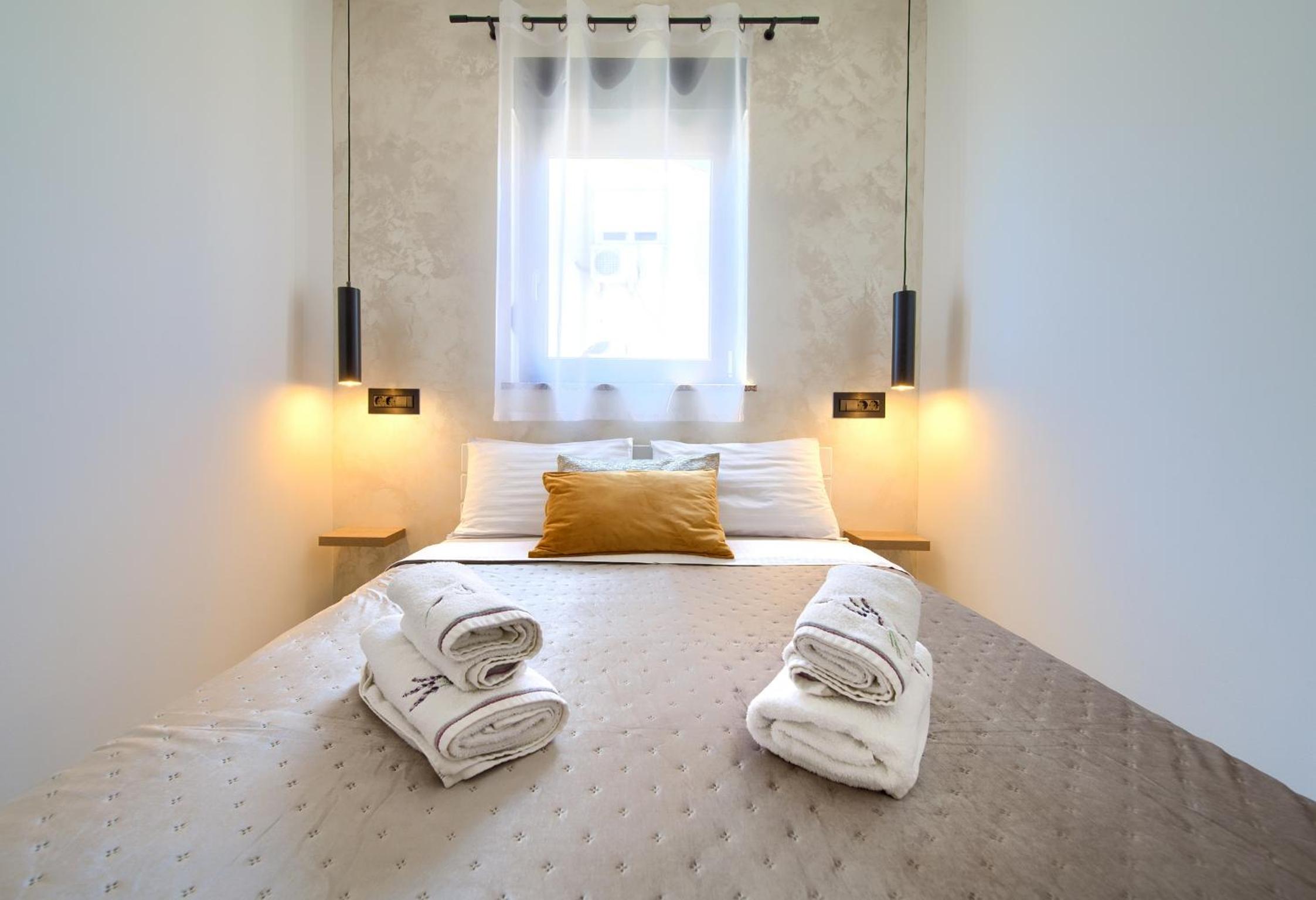 Two-Bedroom Superior Apartment with Balcony and Sea View - Photo 3
