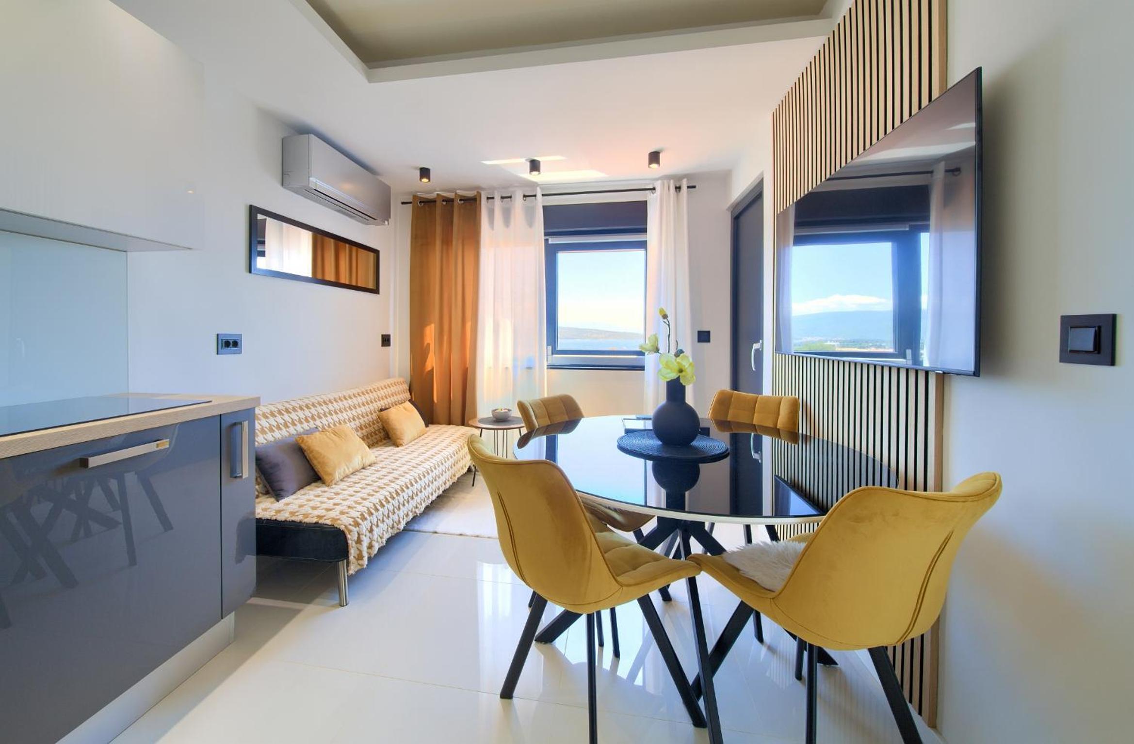 Two-Bedroom Superior Apartment with Balcony and Sea View - Photo 10
