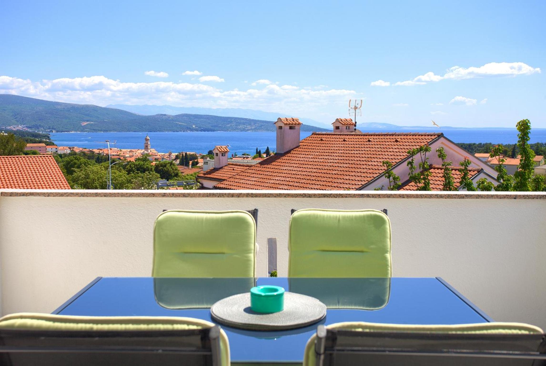 Two-Bedroom Superior Apartment with Balcony and Sea View - Photo 15