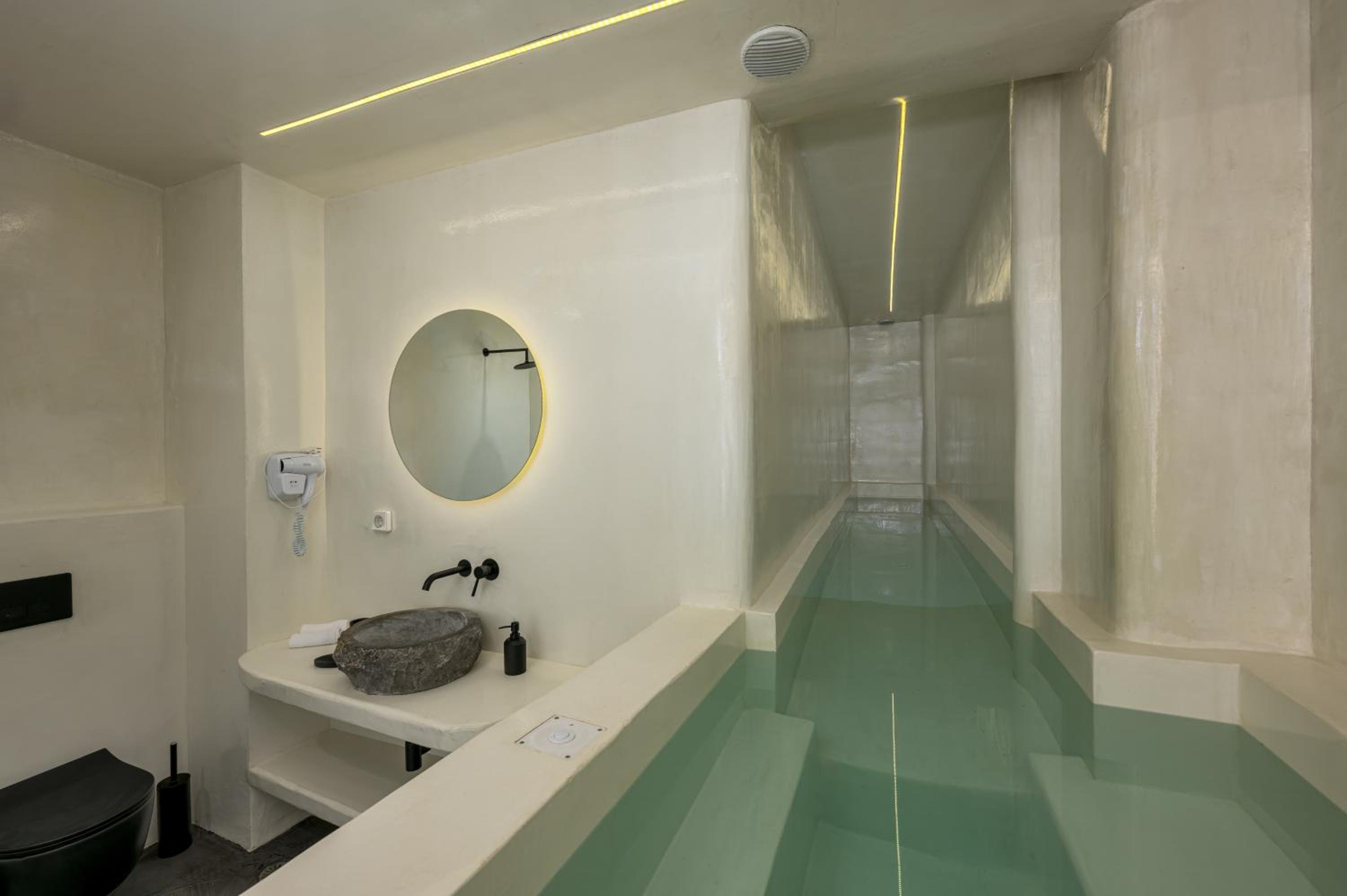 Junior Suite with Indoor Hot Tub & Sea View - Photo 2