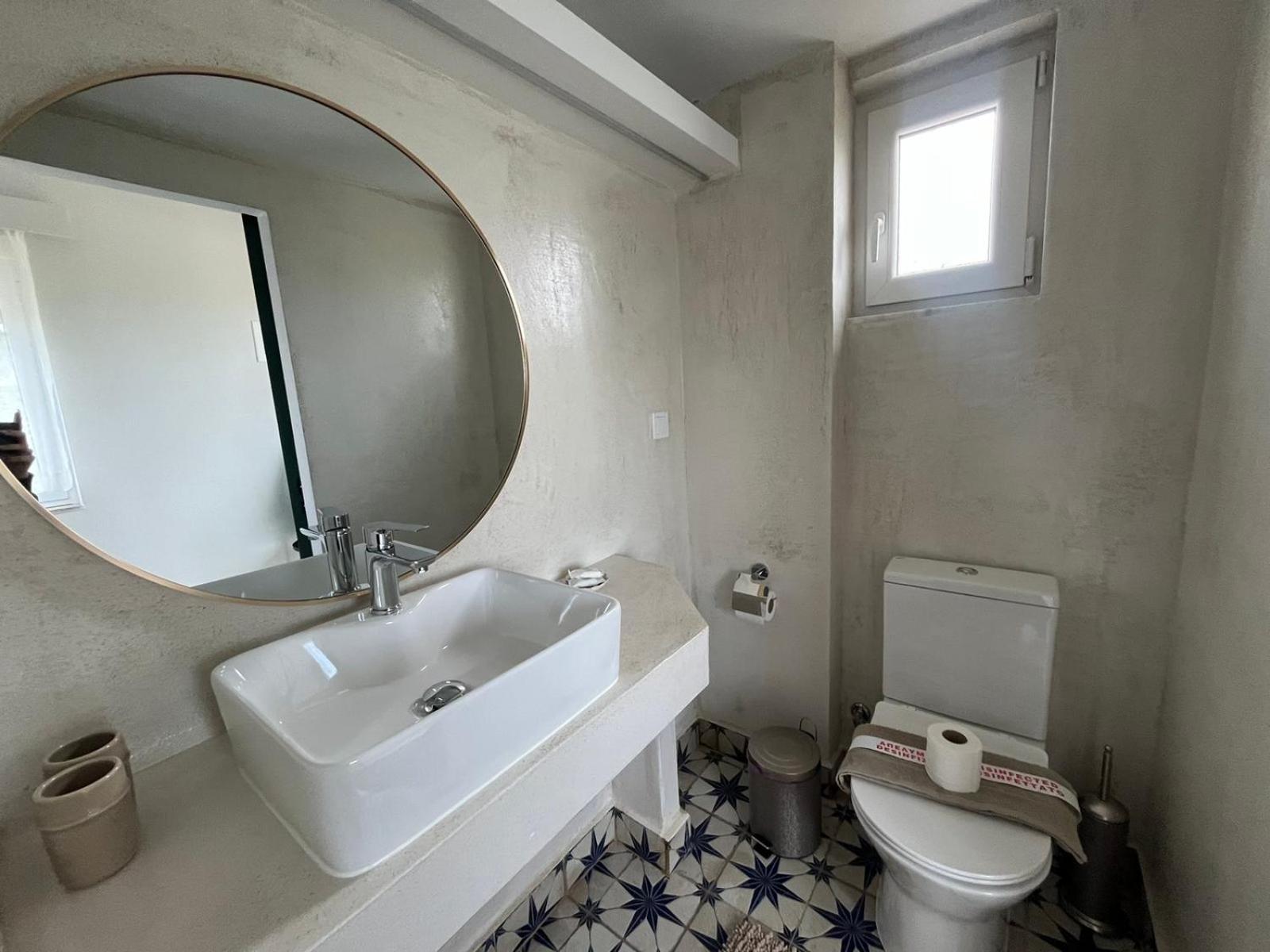 Apartment with Sea View - Photo 9