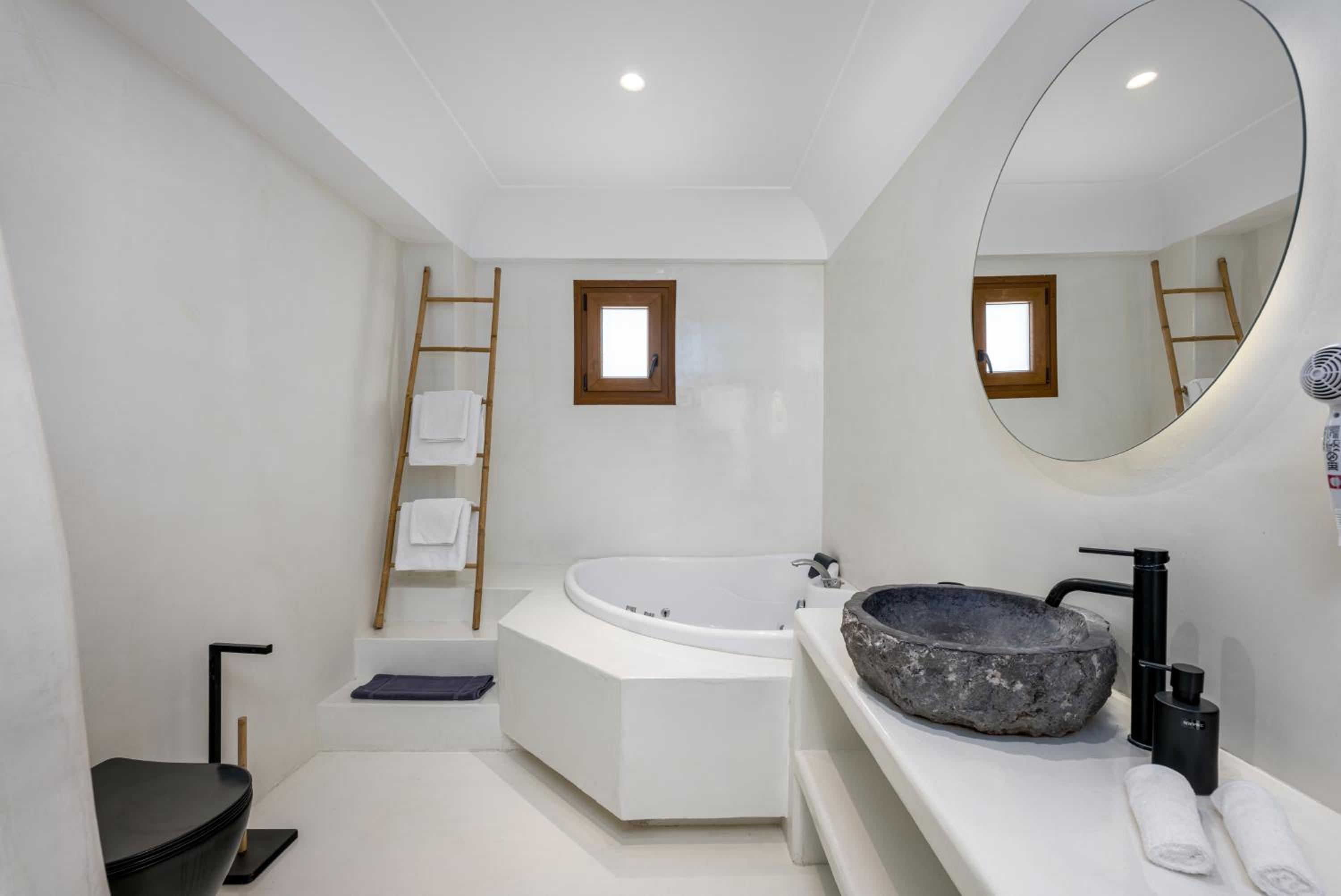 Honeymoon Suite with Outdoor Hot Tub & Sea View - Photo 4
