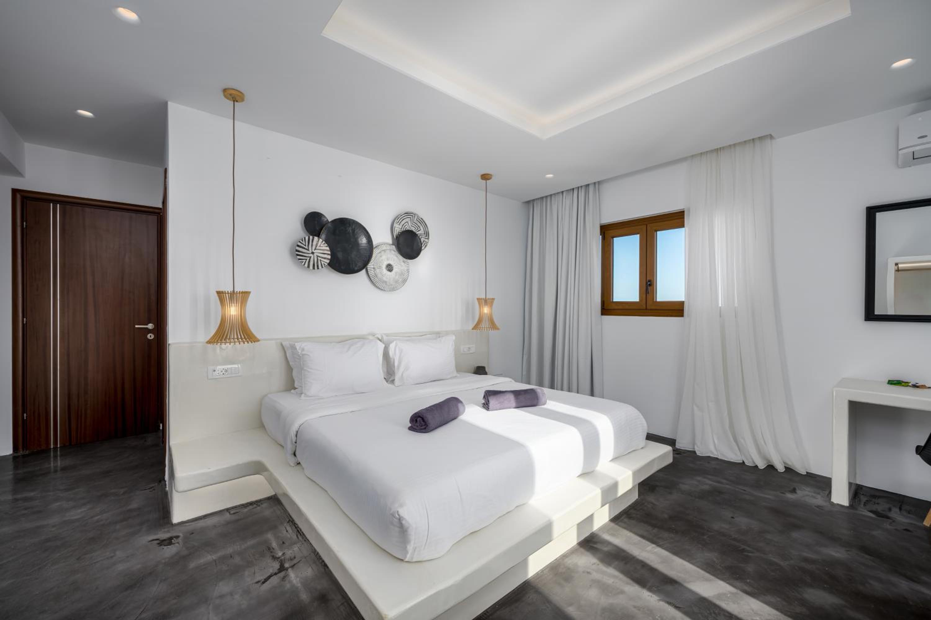 Honeymoon Suite with Outdoor Hot Tub & Sea View - Photo 2