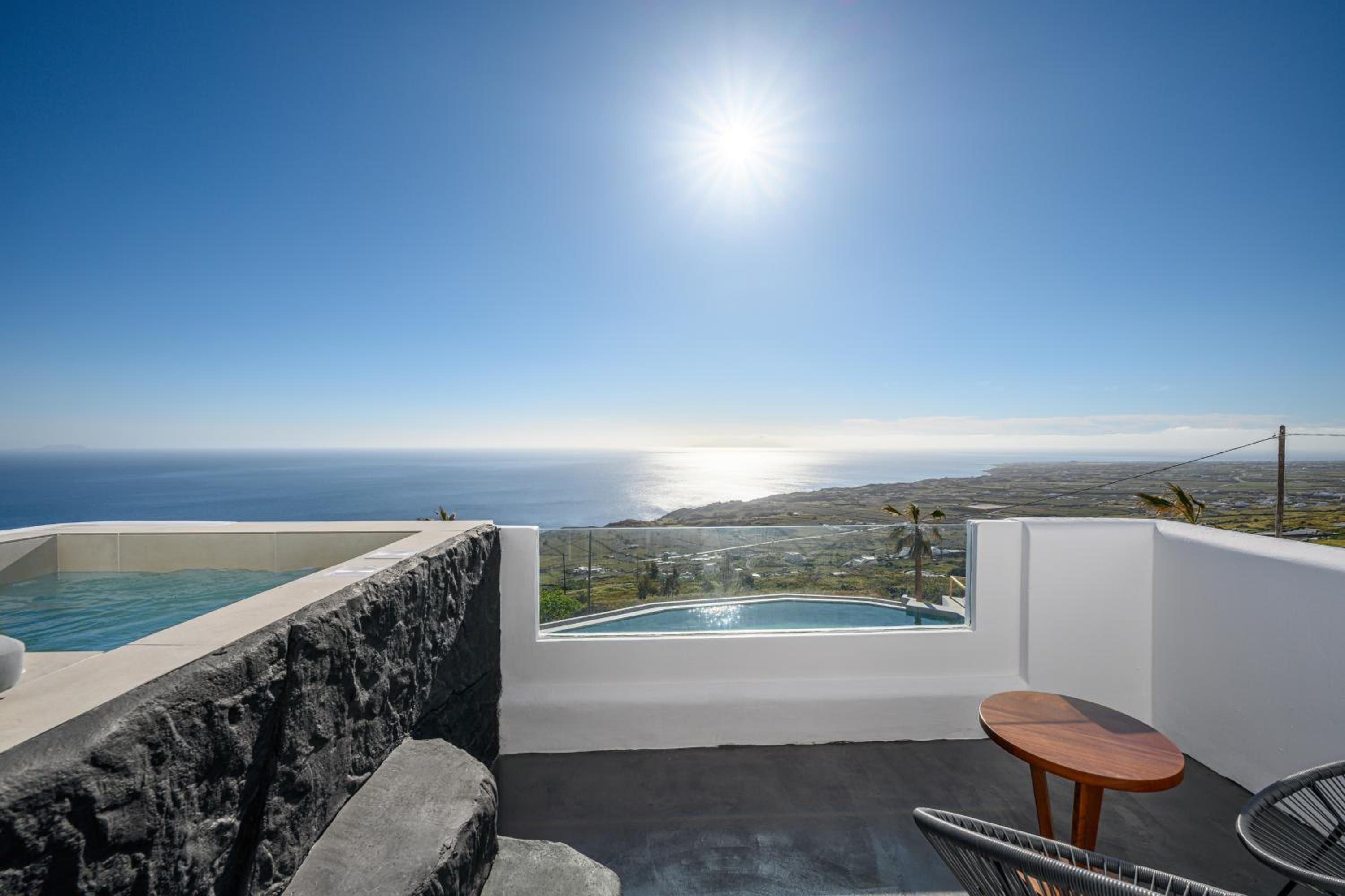 Honeymoon Suite with Outdoor Hot Tub & Sea View - Photo 10