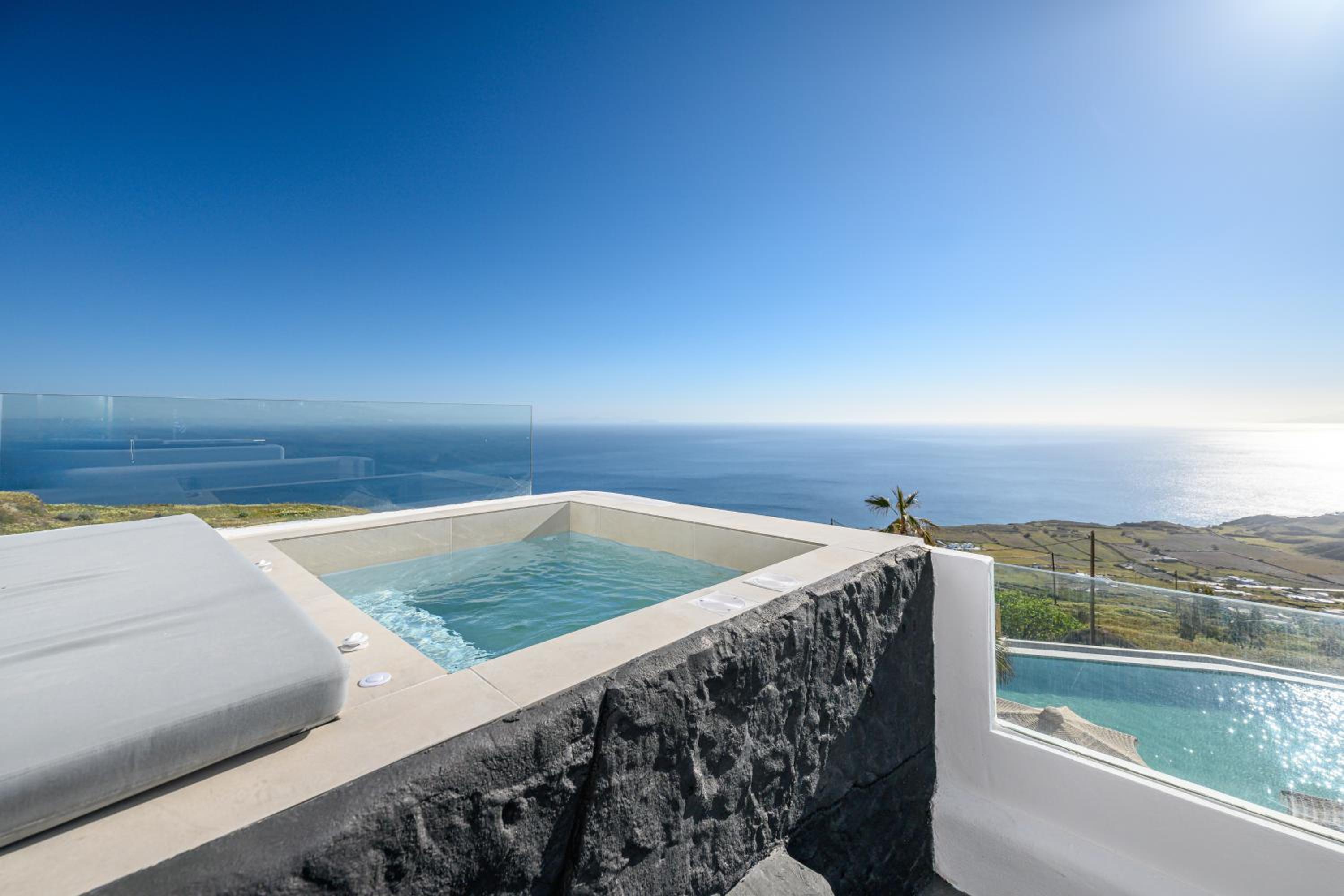 Honeymoon Suite with Outdoor Hot Tub & Sea View - Photo 9
