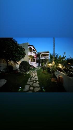 One-Bedroom Apartment (4 Adults)