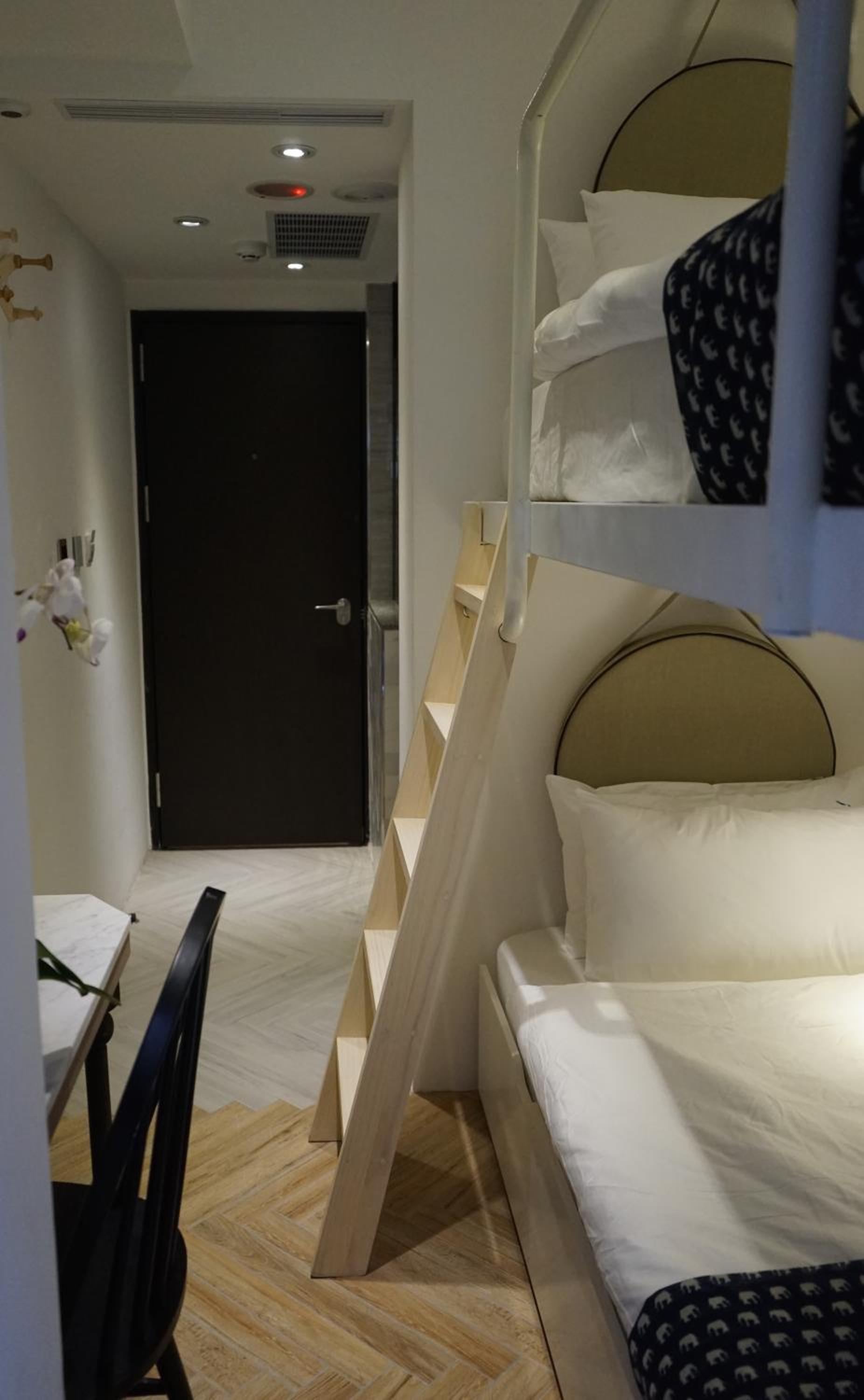 Junior Bunk Bed Room with Private Bathroom photo 2
