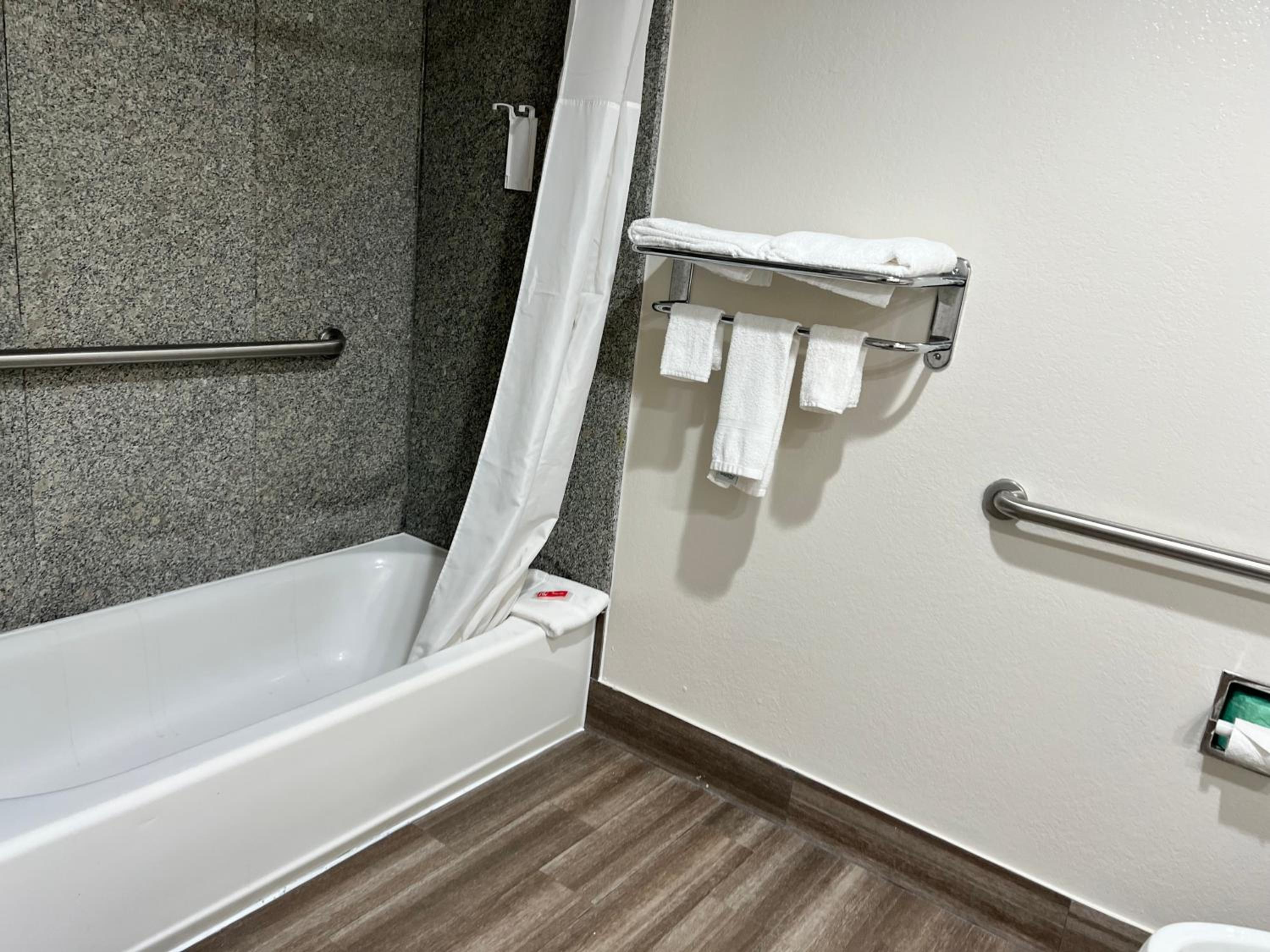 King Room - Disability Access/Non Smoking  - Photo 7