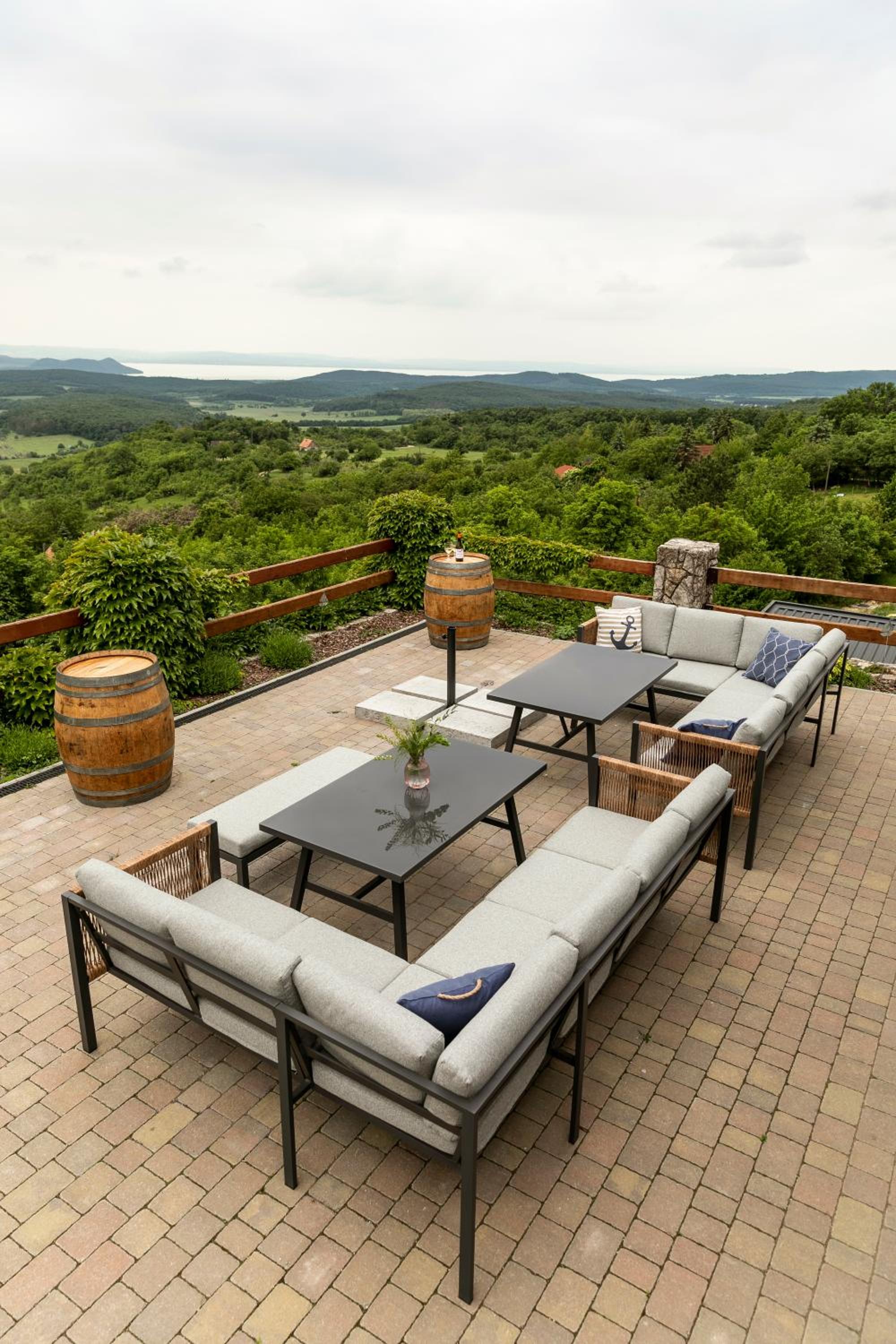 Villa photo 1