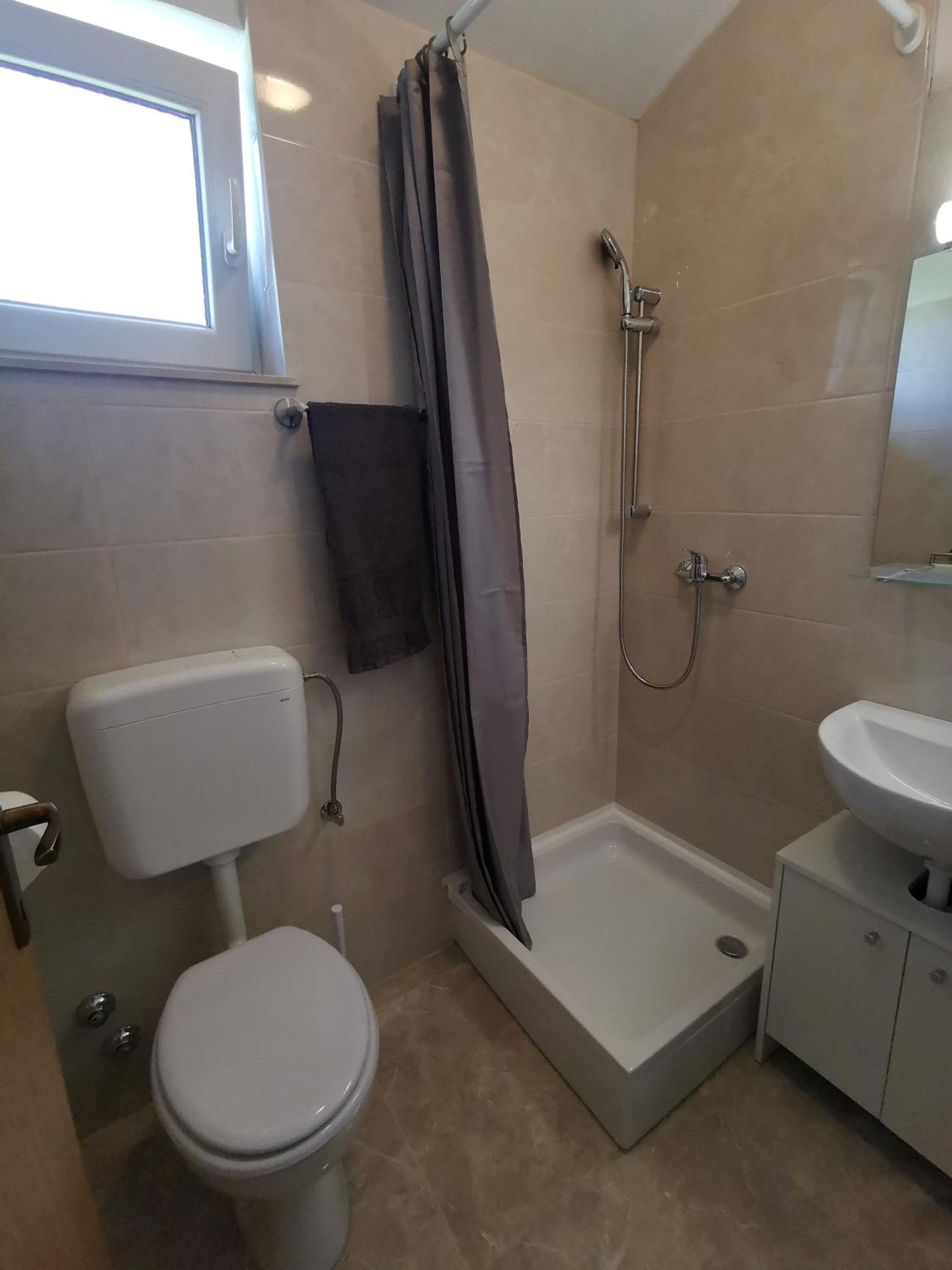 Superior One-Bedroom Apartment - Photo 7