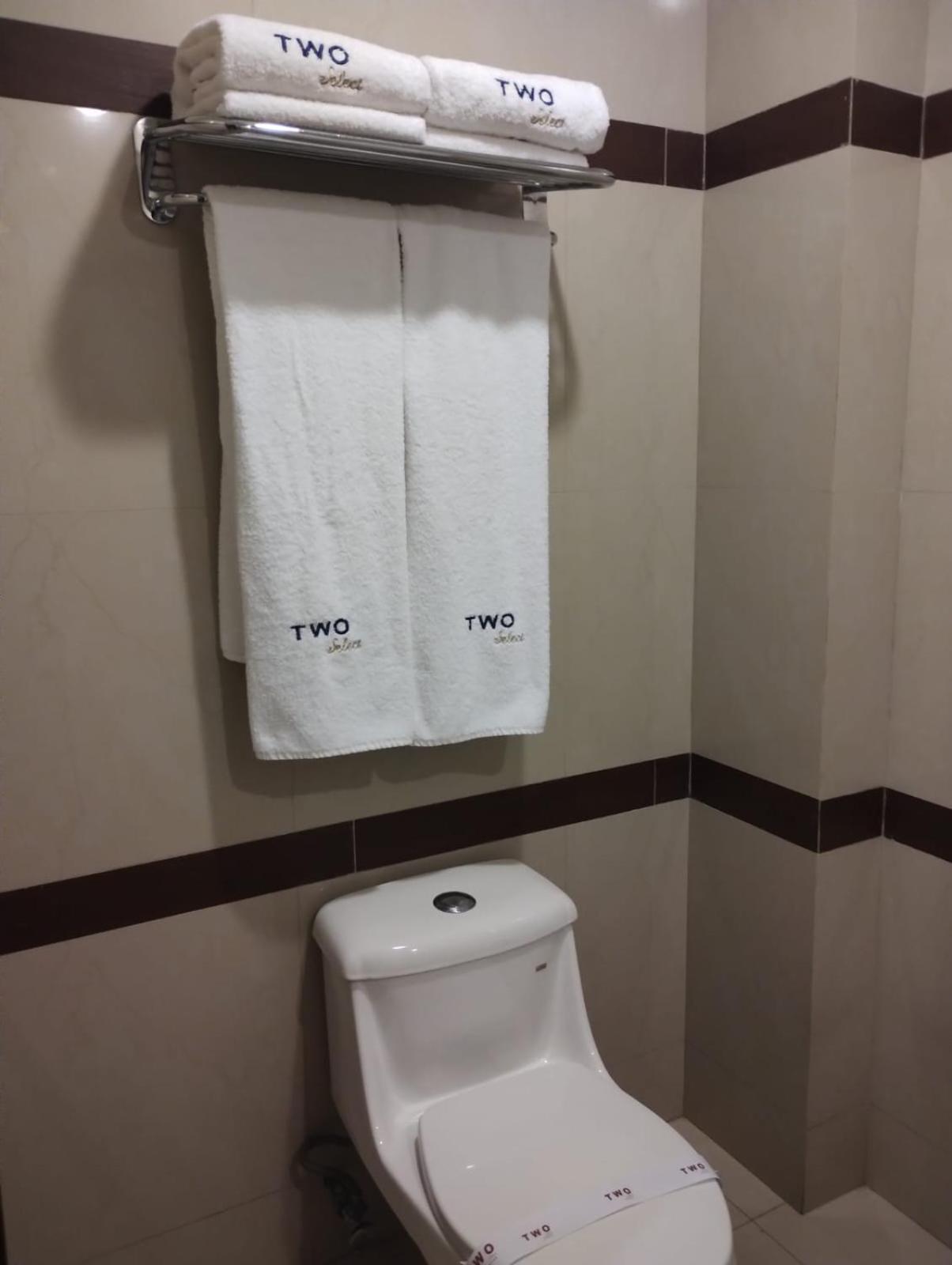 Deluxe King Room photo 3