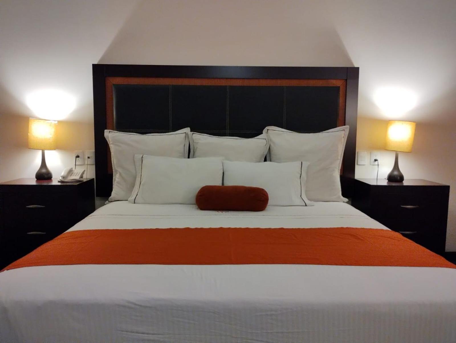 Deluxe King Room photo 2