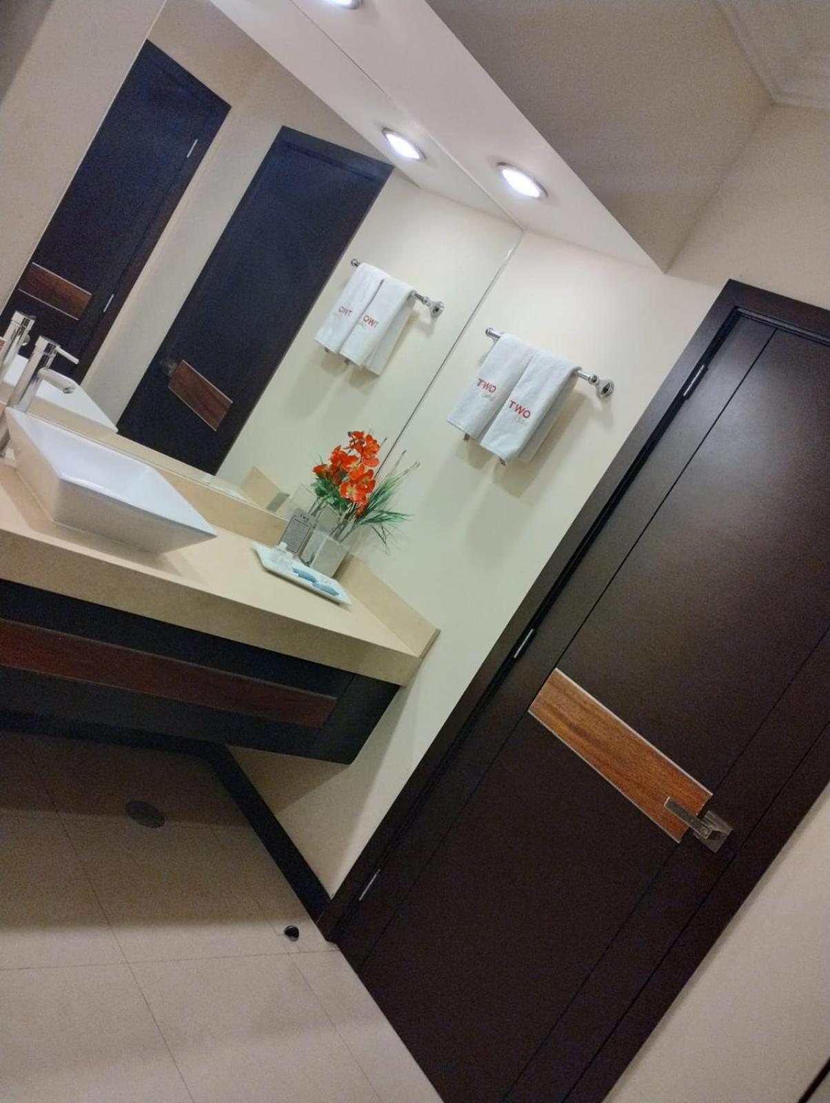 Deluxe King Room photo 2