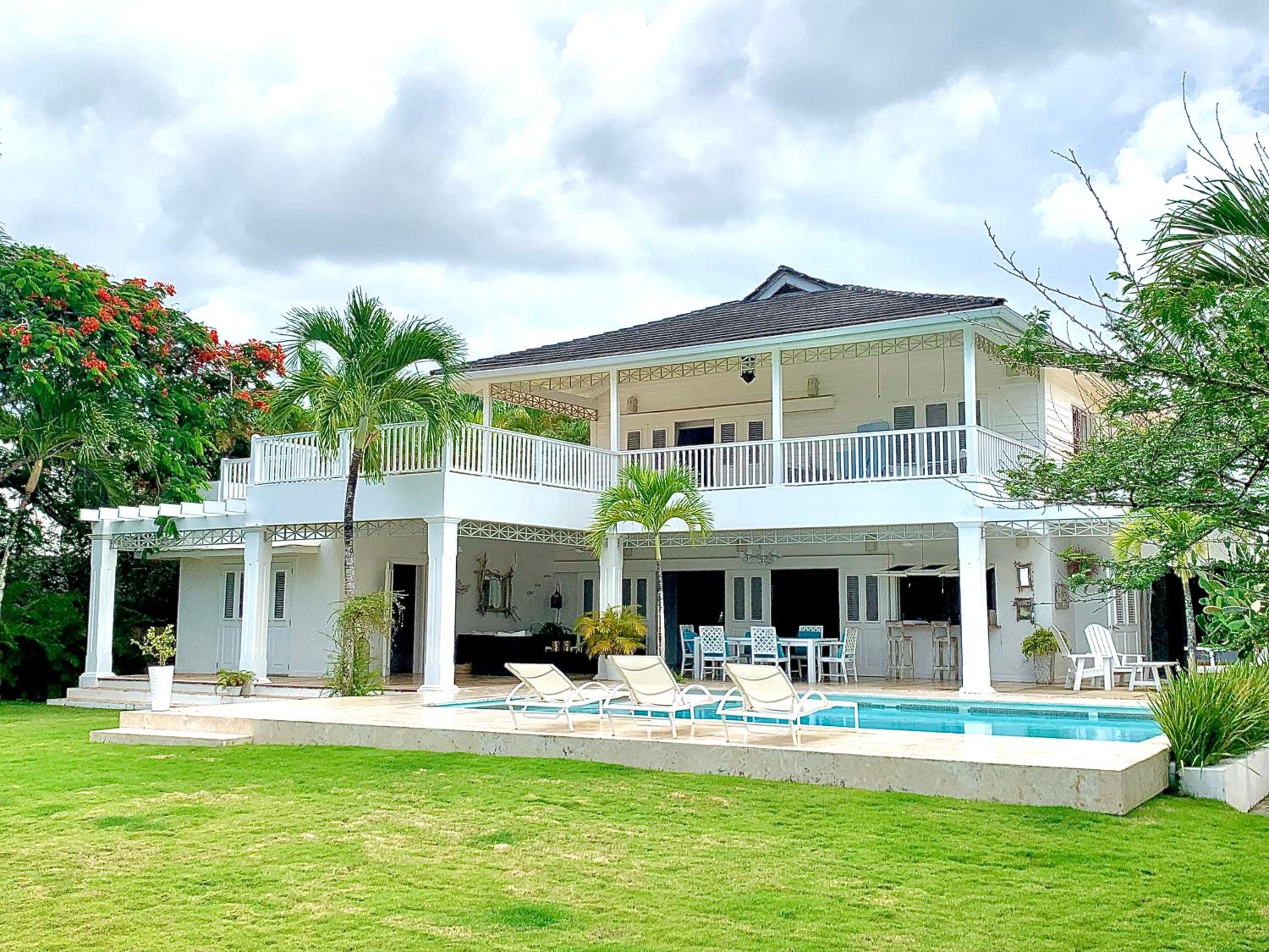 Villa - Beach Front photo 1