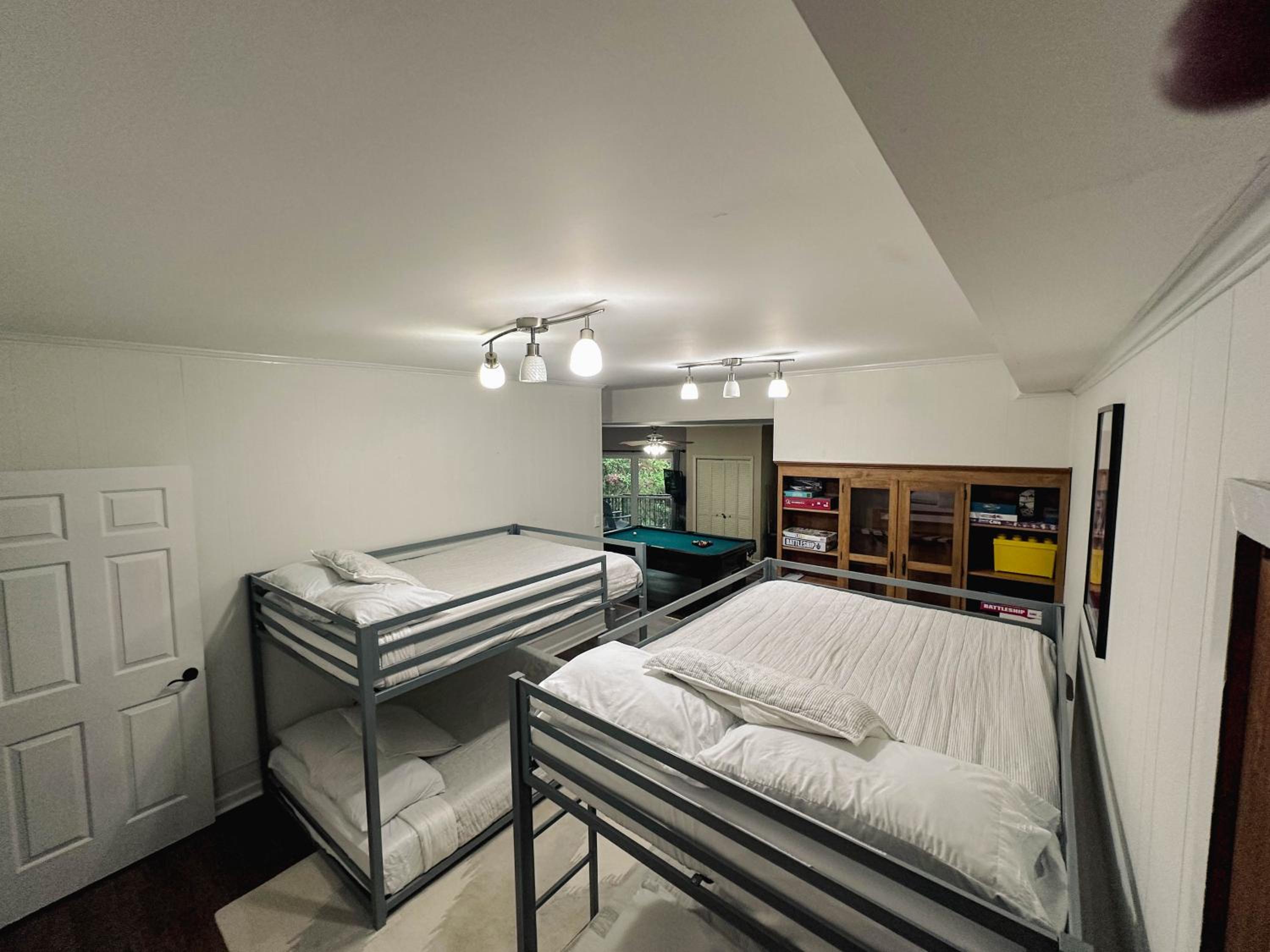 Four-Bedroom House photo 1