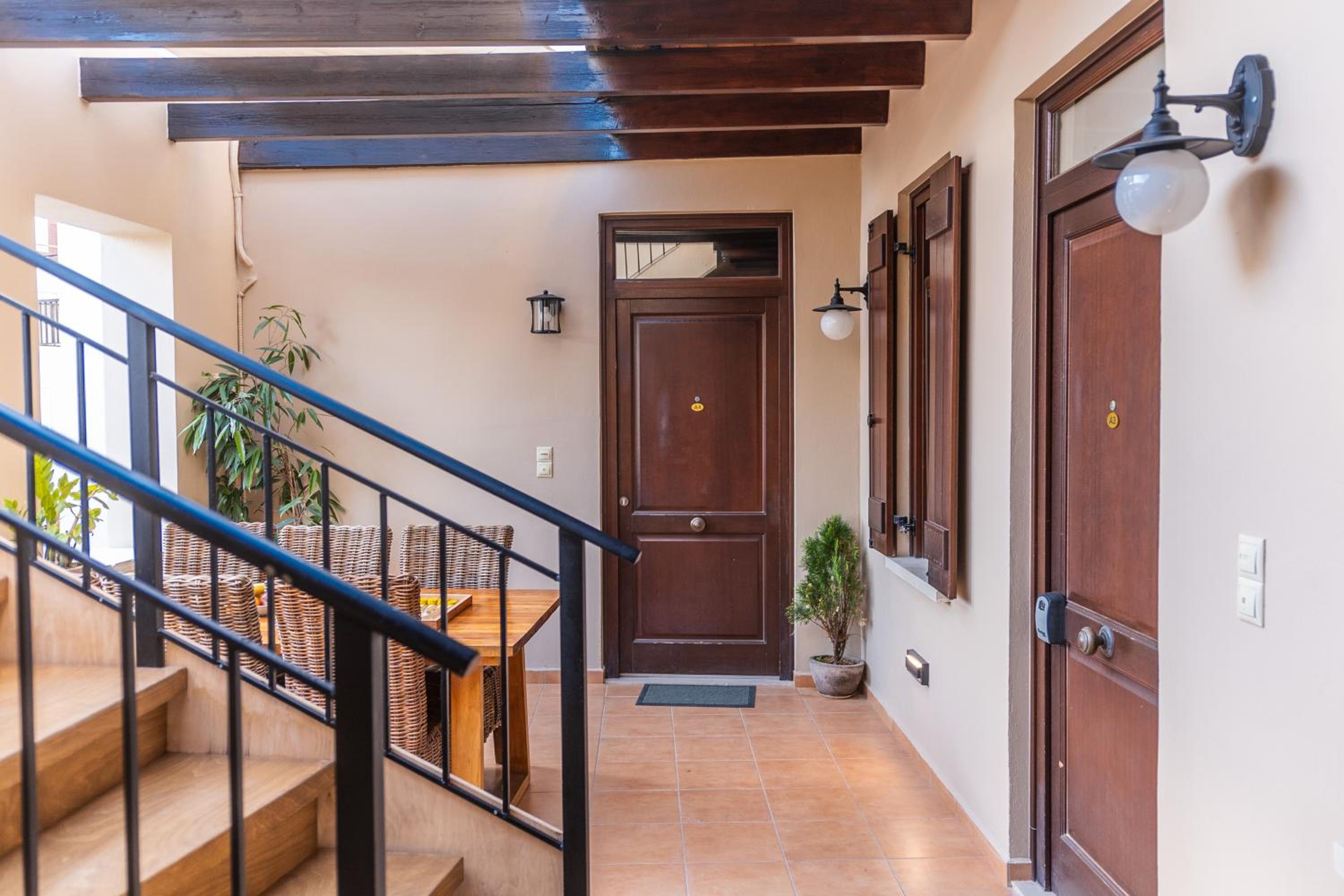 Superior Suite with Shared Veranda photo 3