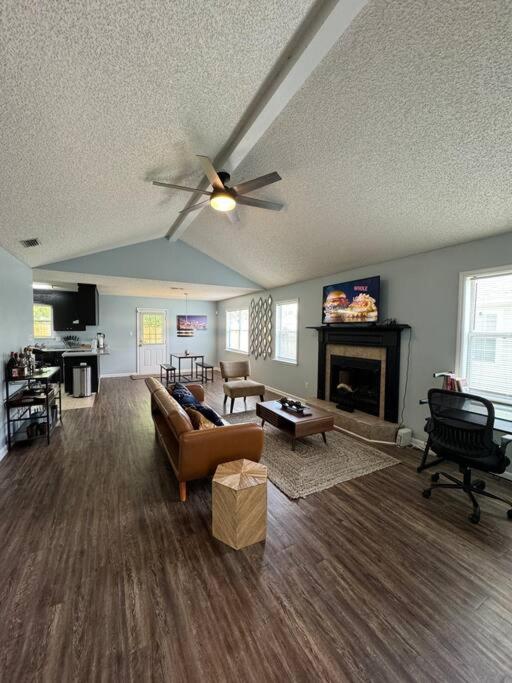 Three-Bedroom House photo 1
