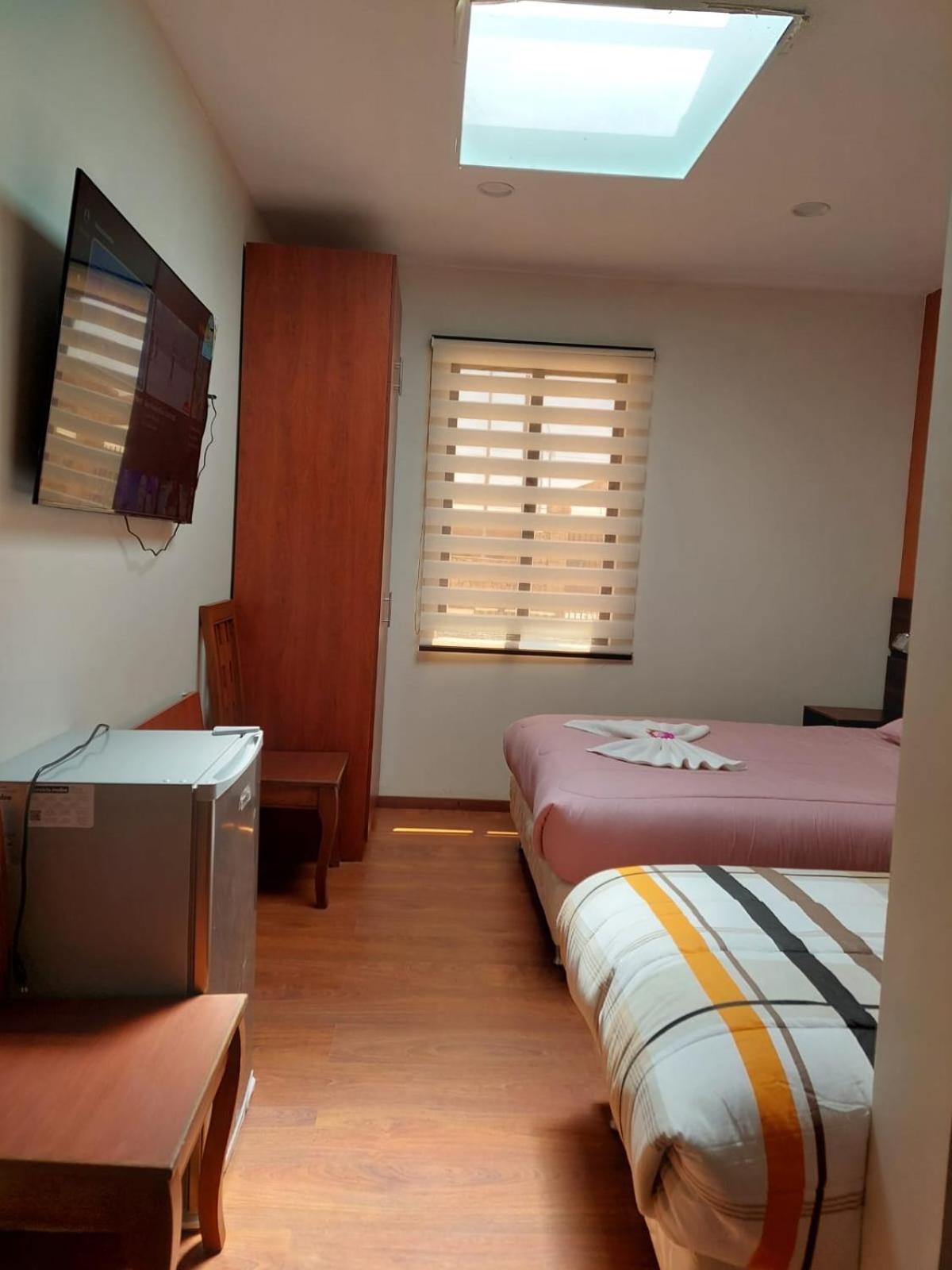Twin Room with Private Bathroom photo 2