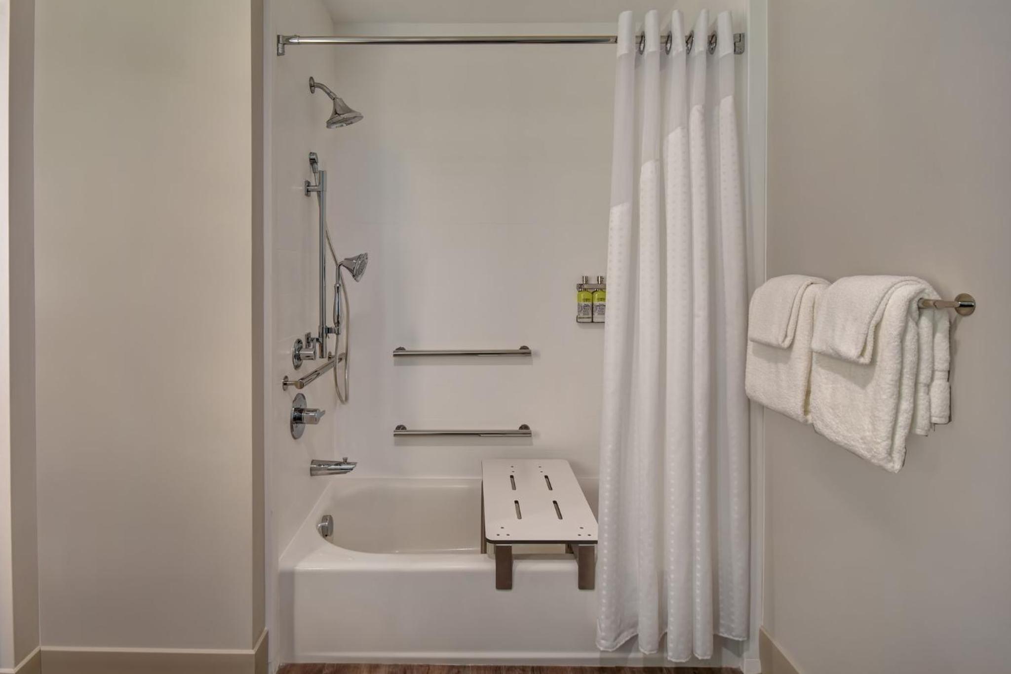 Standard King Room with Mobility Accessible Tub