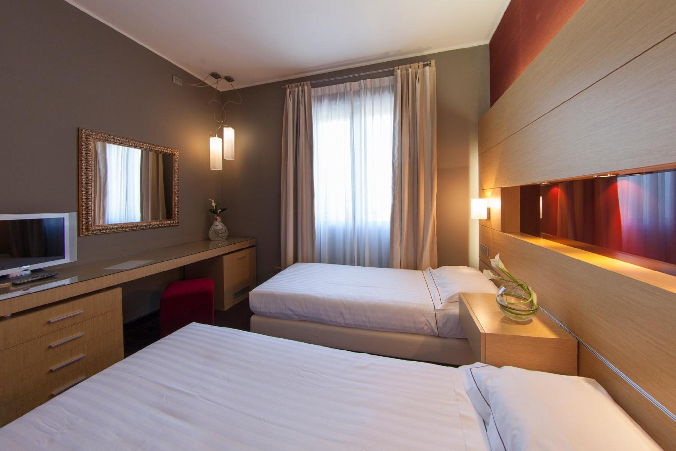 Double or Twin Room - Photo 3