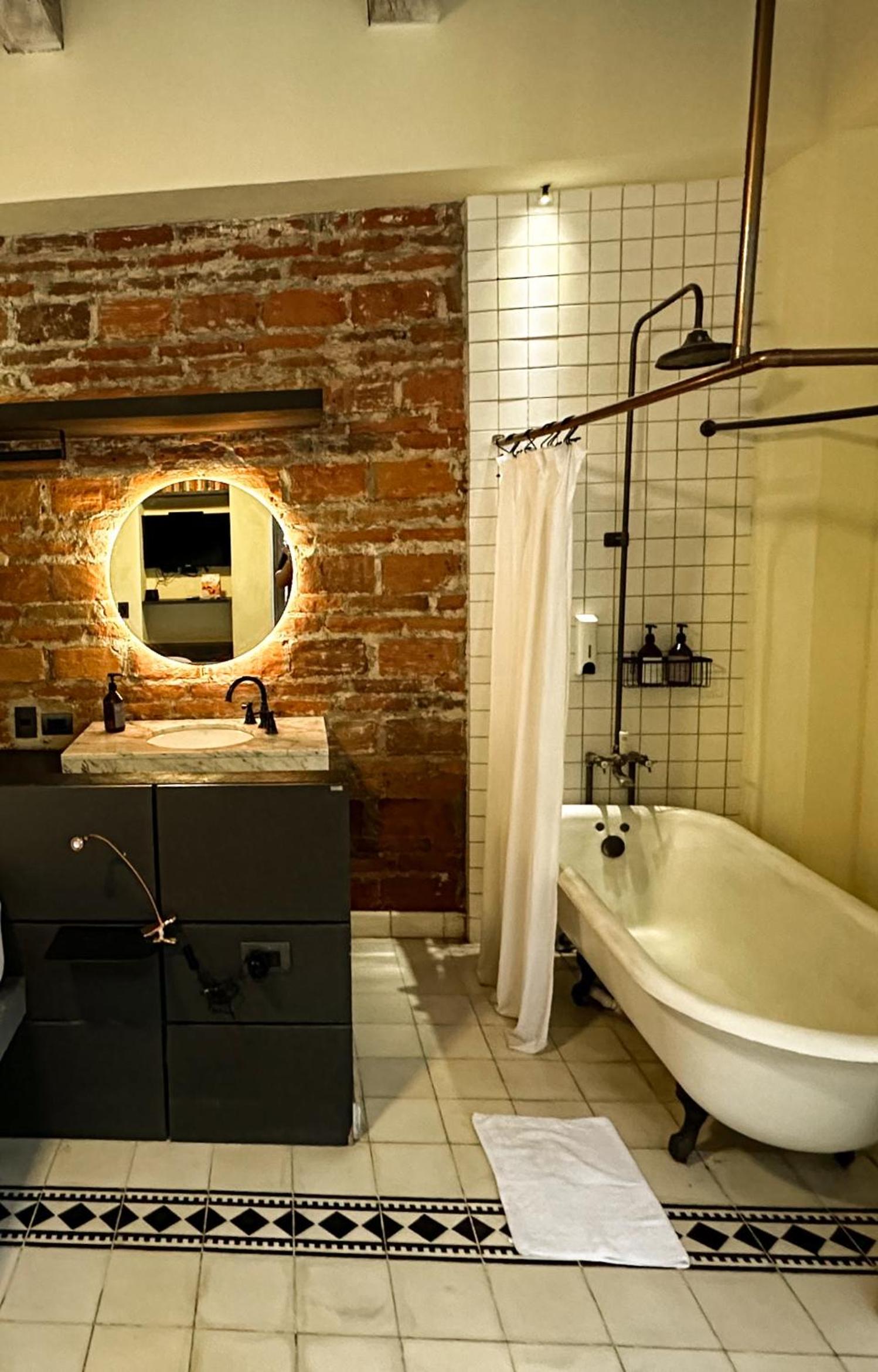 Deluxe Suite photo 2