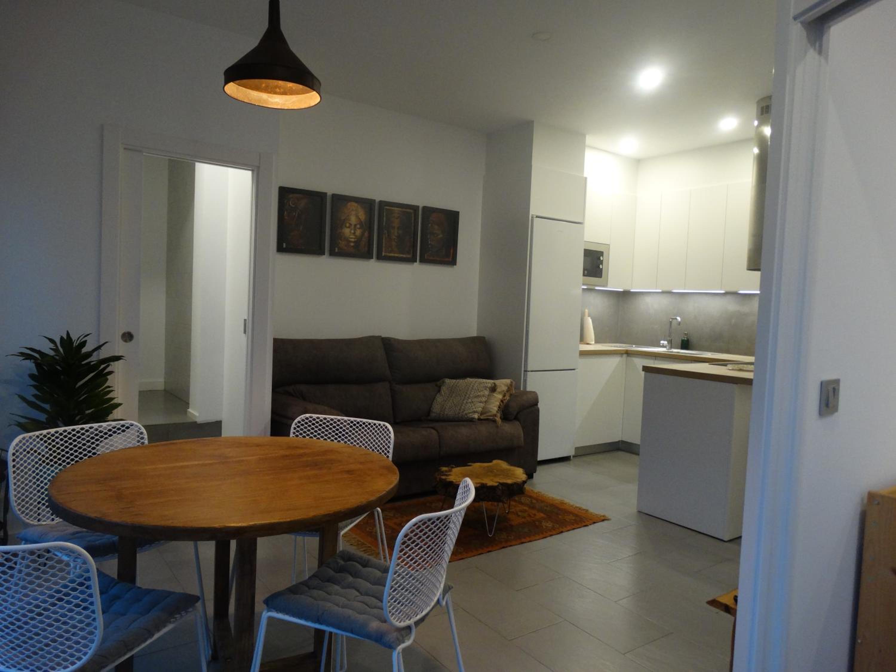 Apartamento de Dos Habitaciones con Terraza