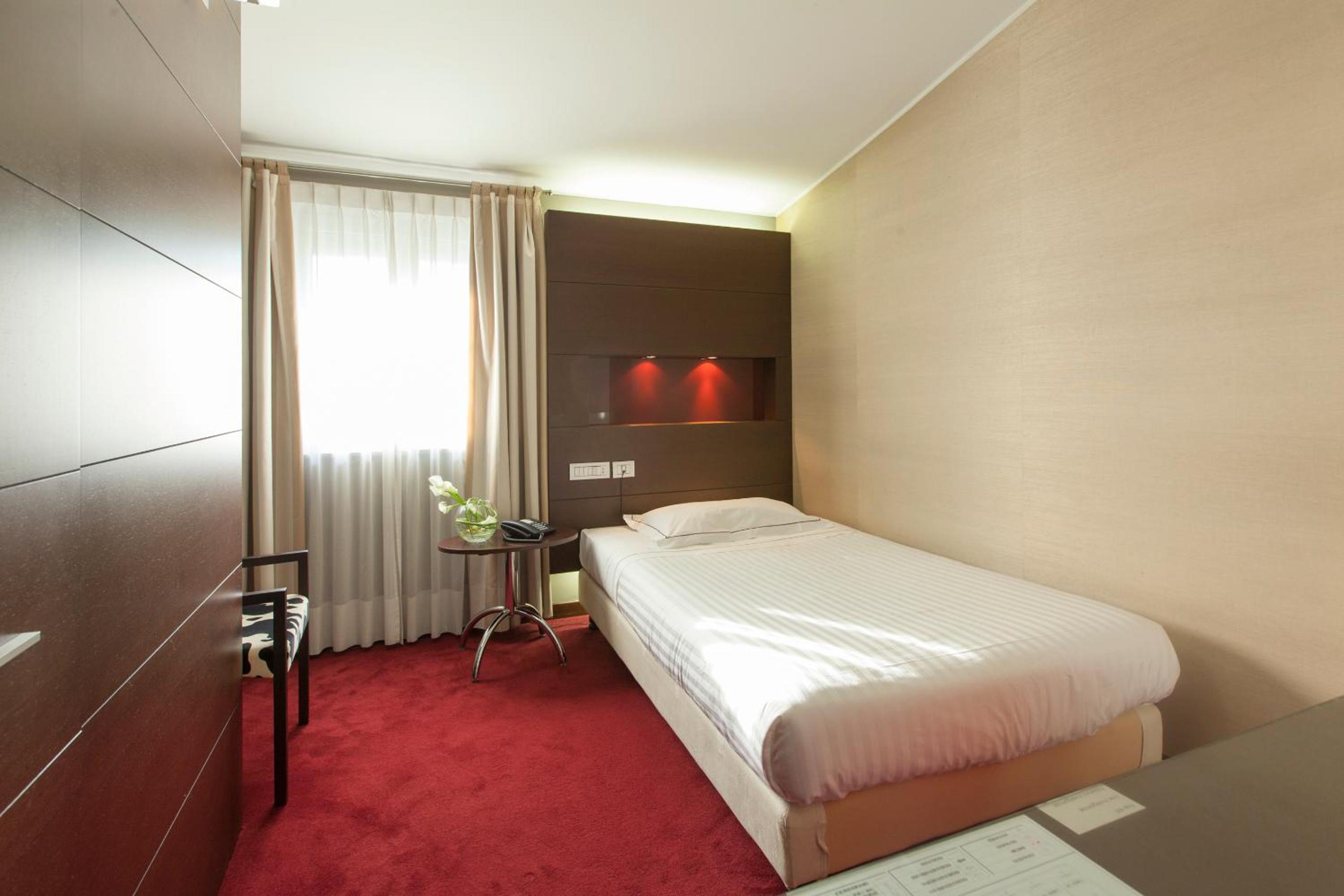 Single Room photo 3