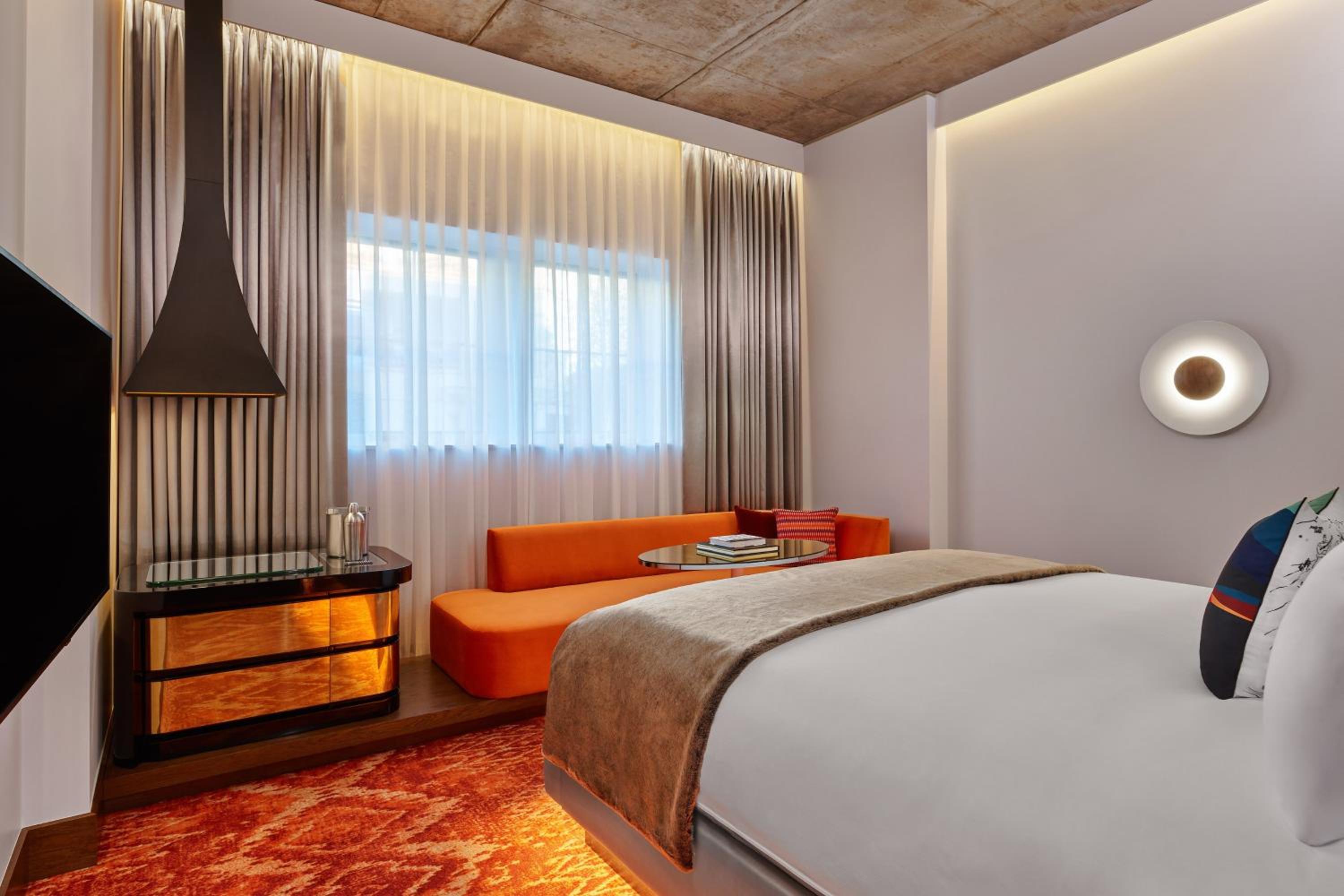 King Room with Street View