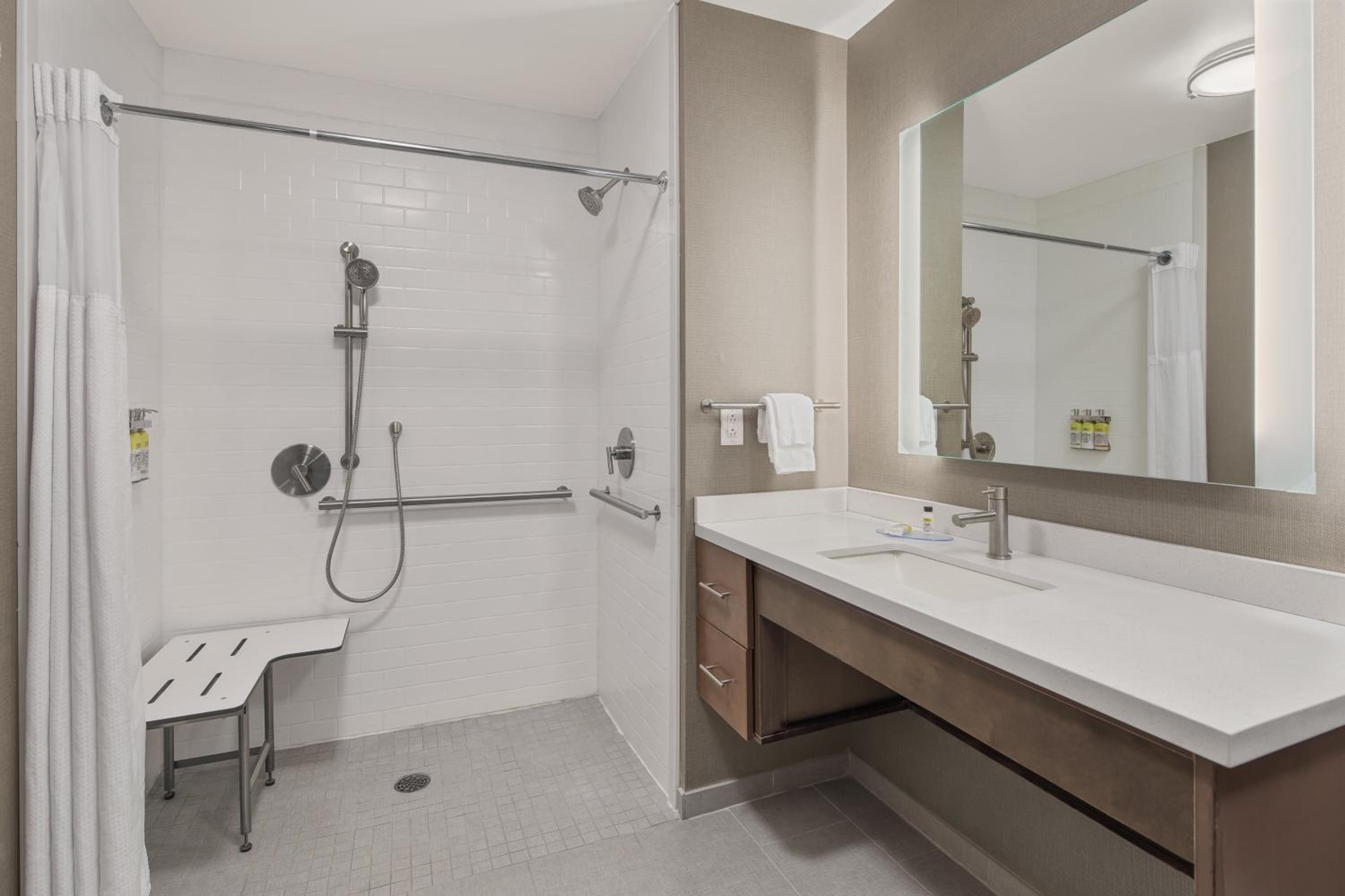 King Studio Suite - Hearing Accessible/Non-Smoking photo 2