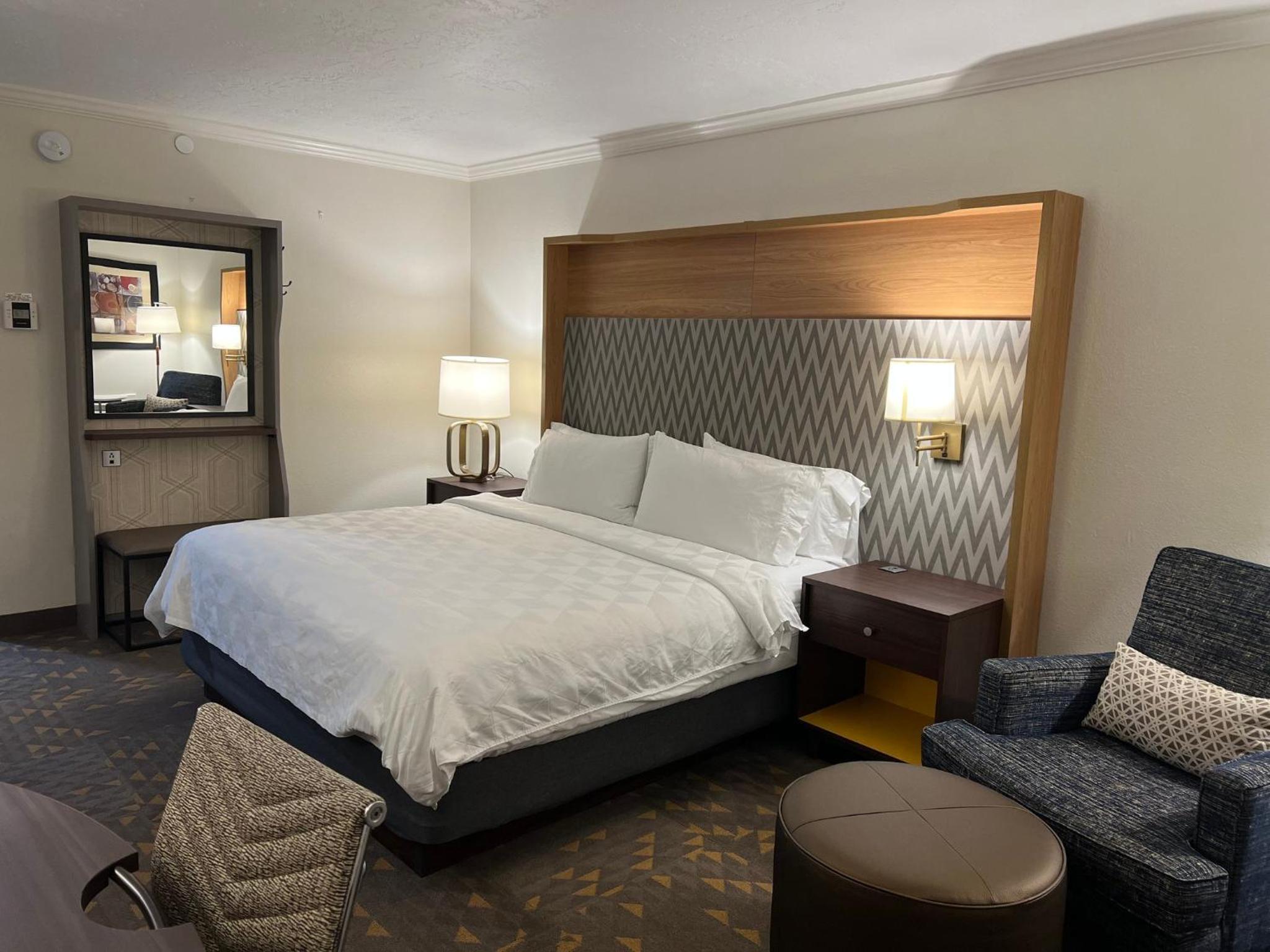 Standard King Room - Photo 1